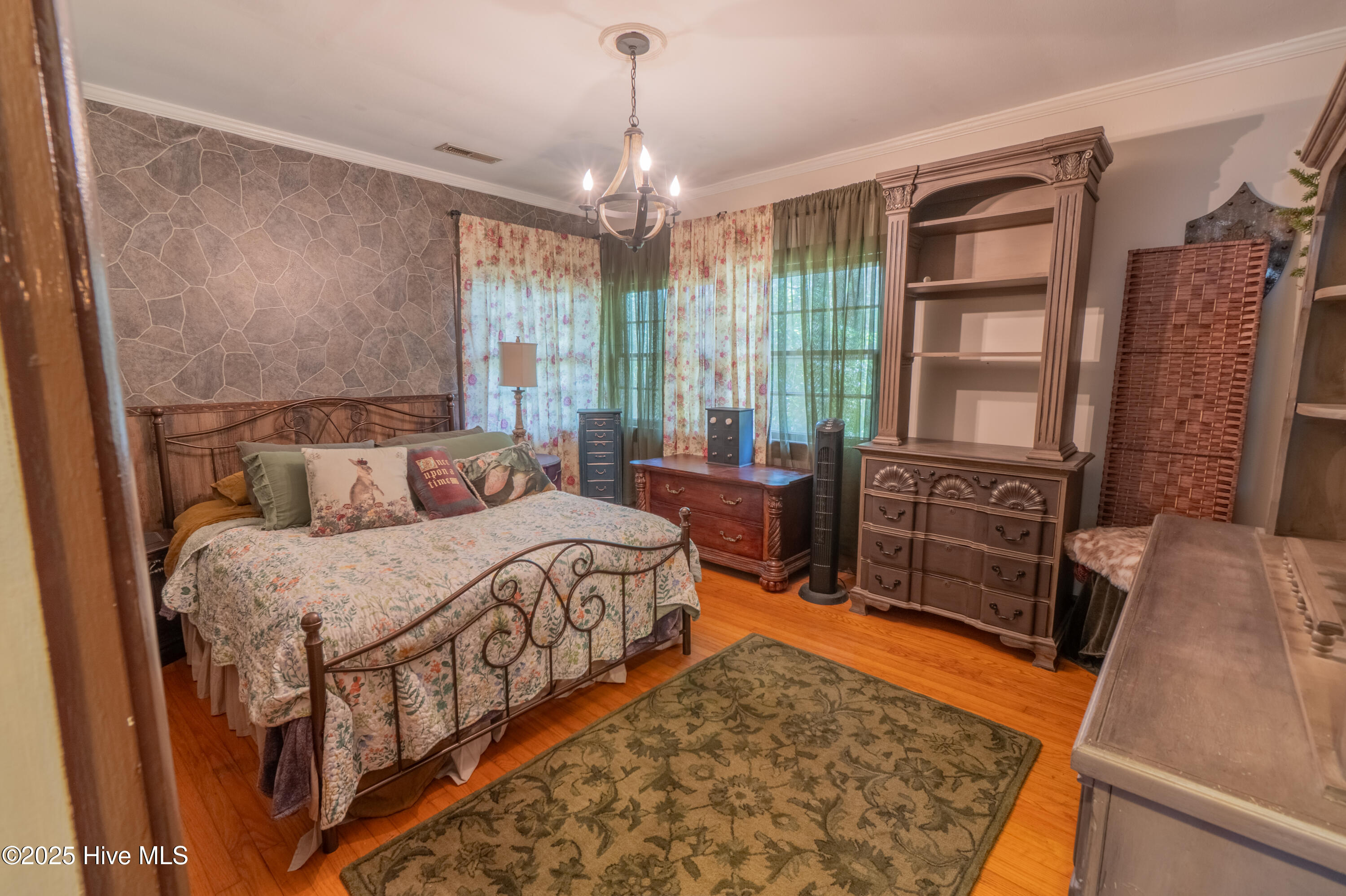 100564086 | Photo 14