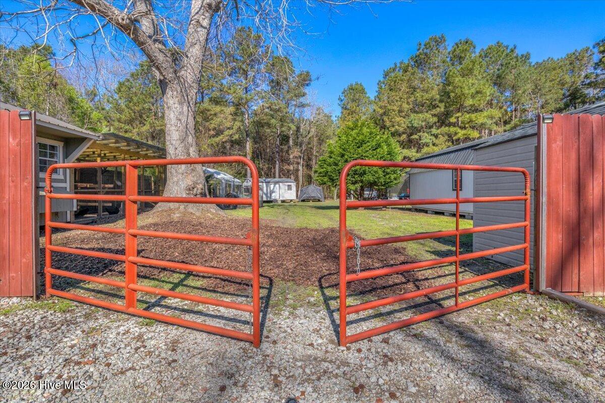 100561788 | Photo 60