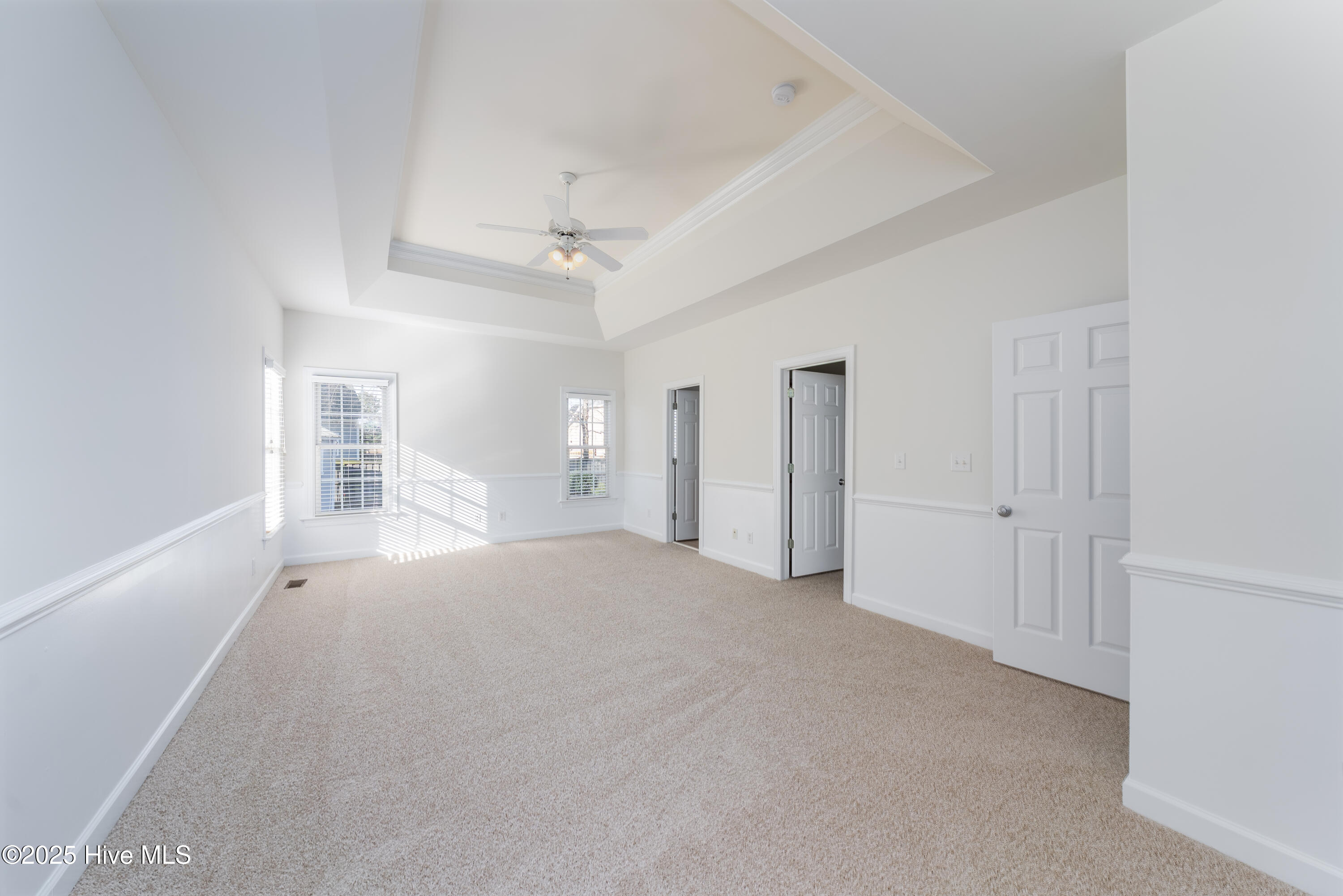 100497692 | Photo 23