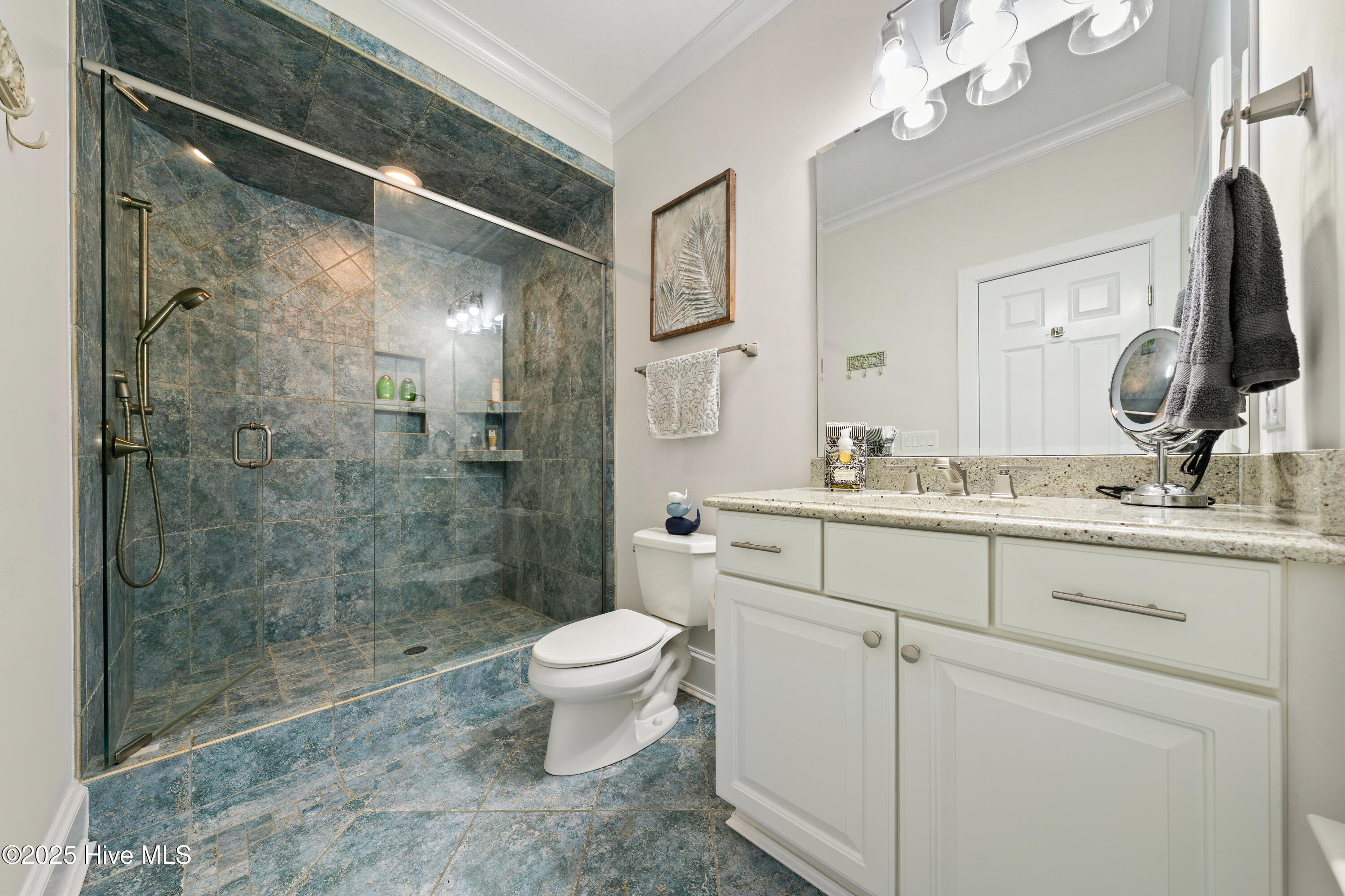 100541249 | Photo 31