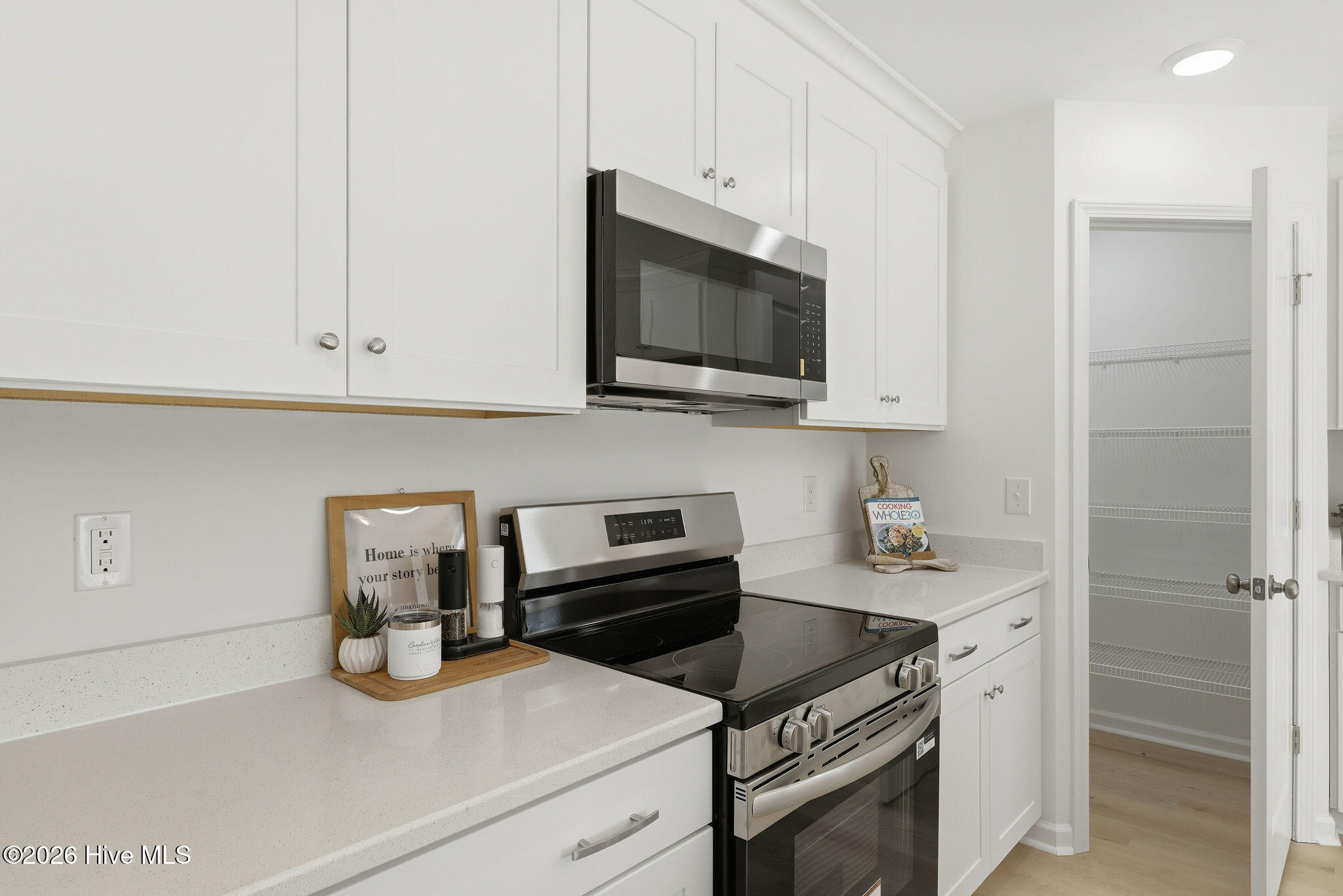 100554240 | Photo 21