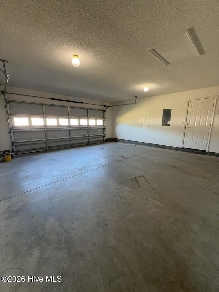 100560770 | Photo 15