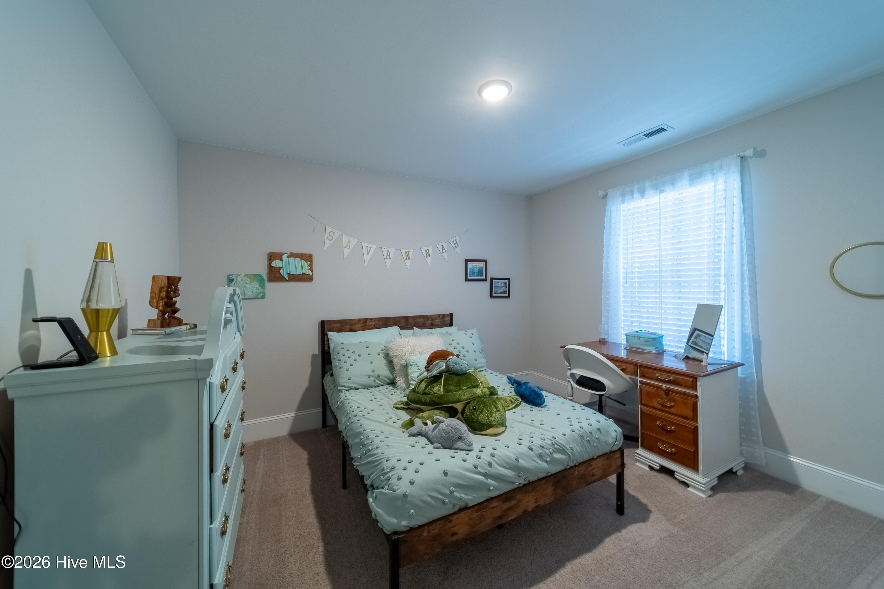 100549108 | Photo 36