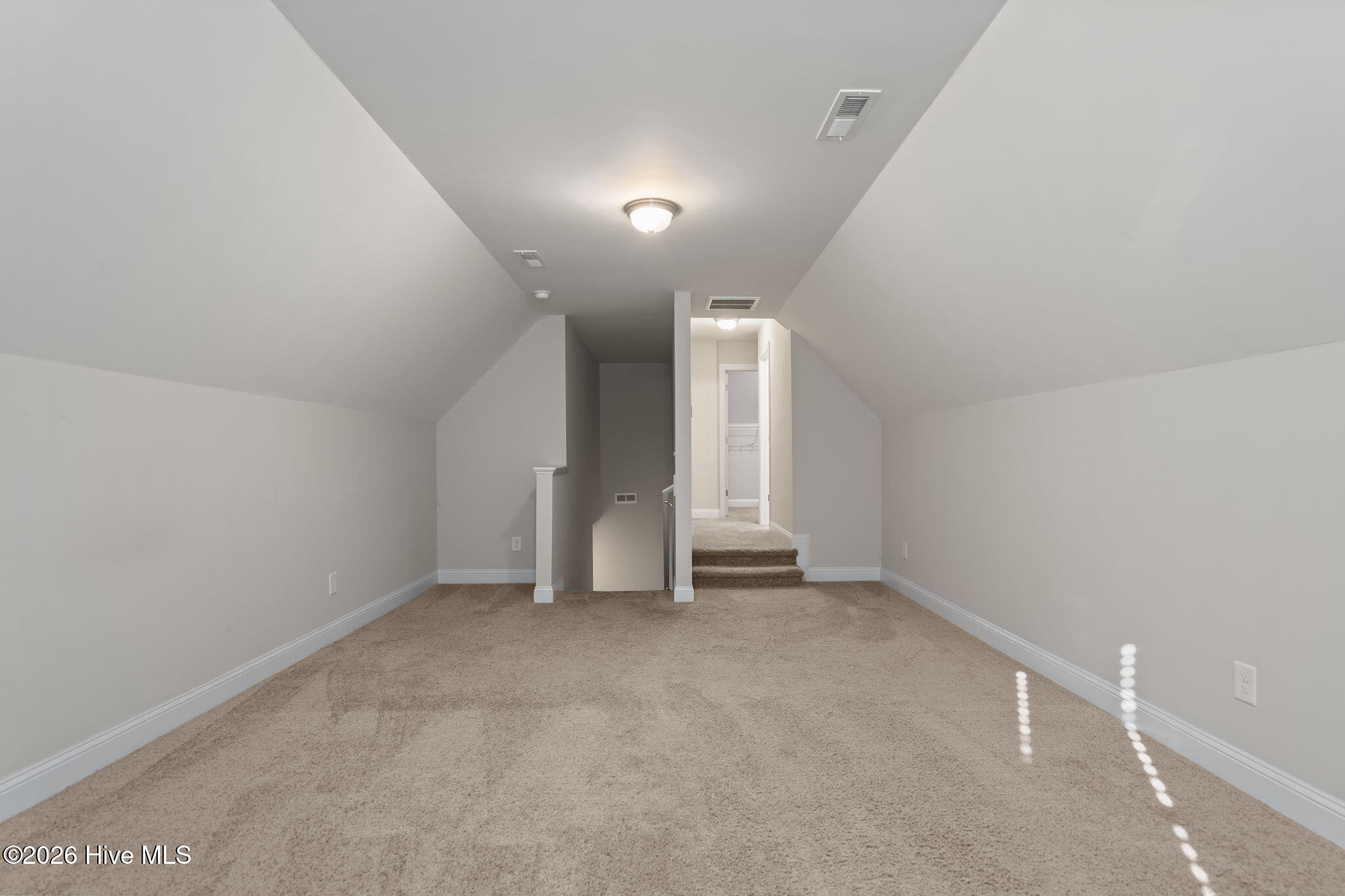 100561357 | Photo 30