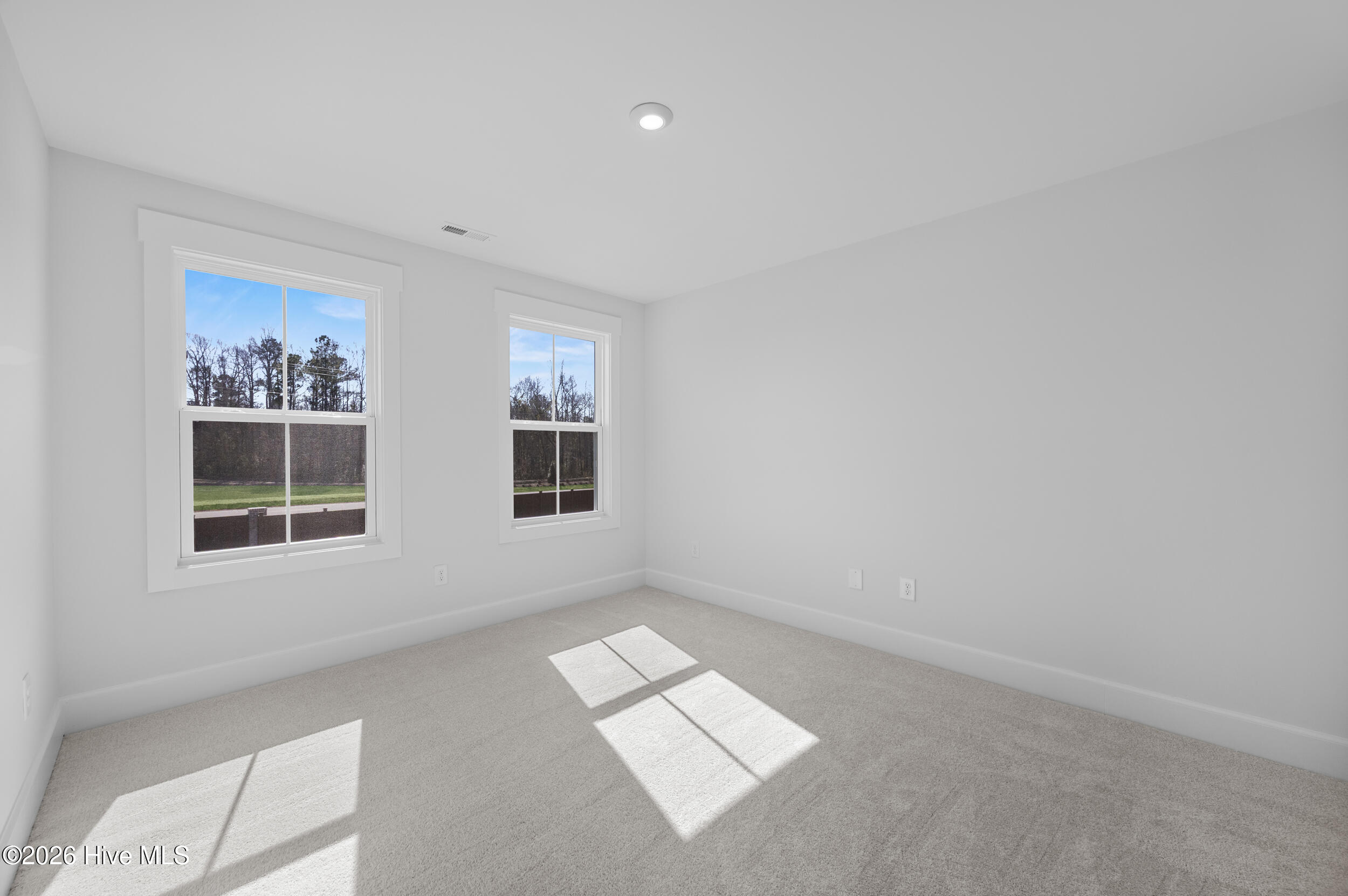 100560726 | Photo 34