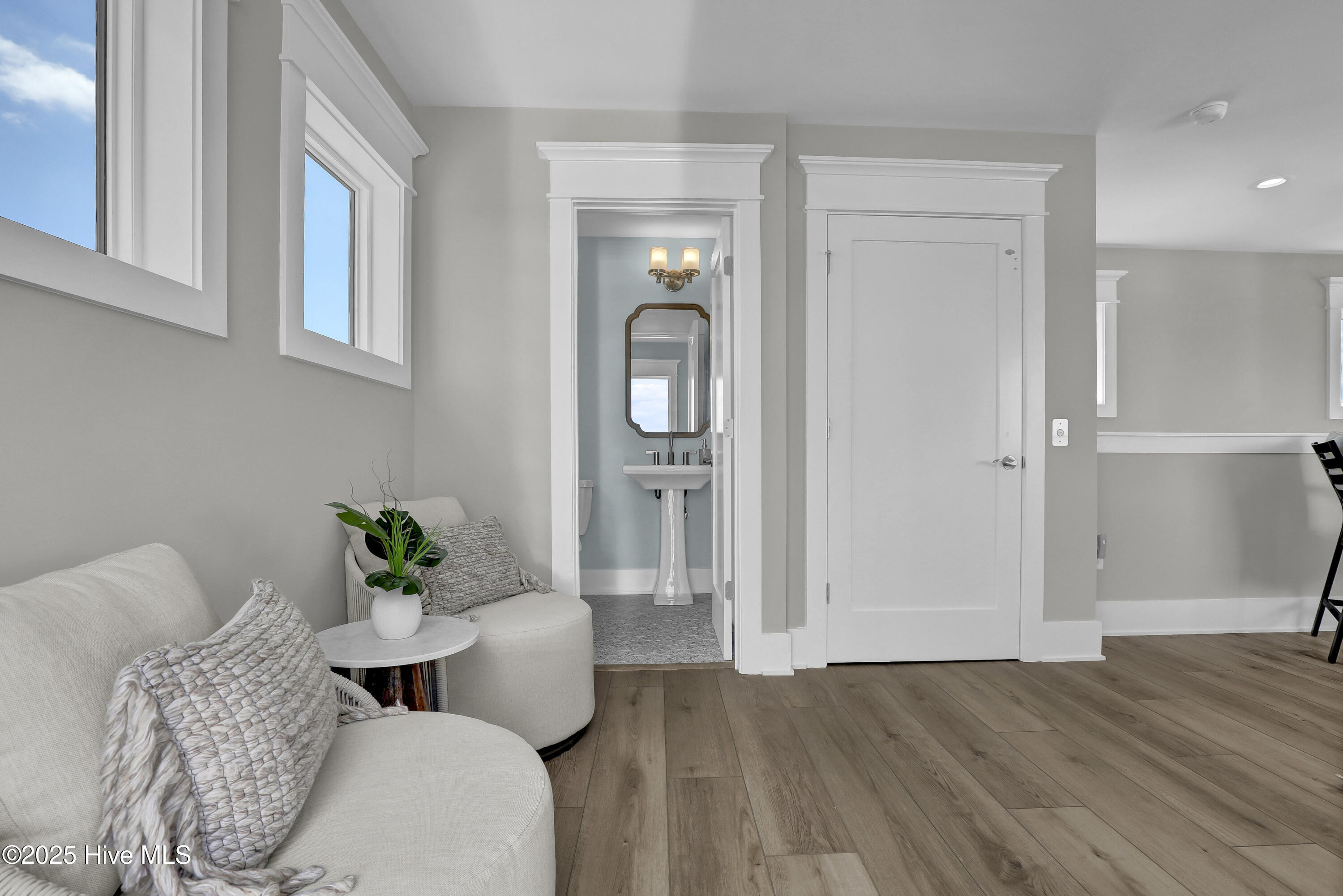 100555615 | Photo 50