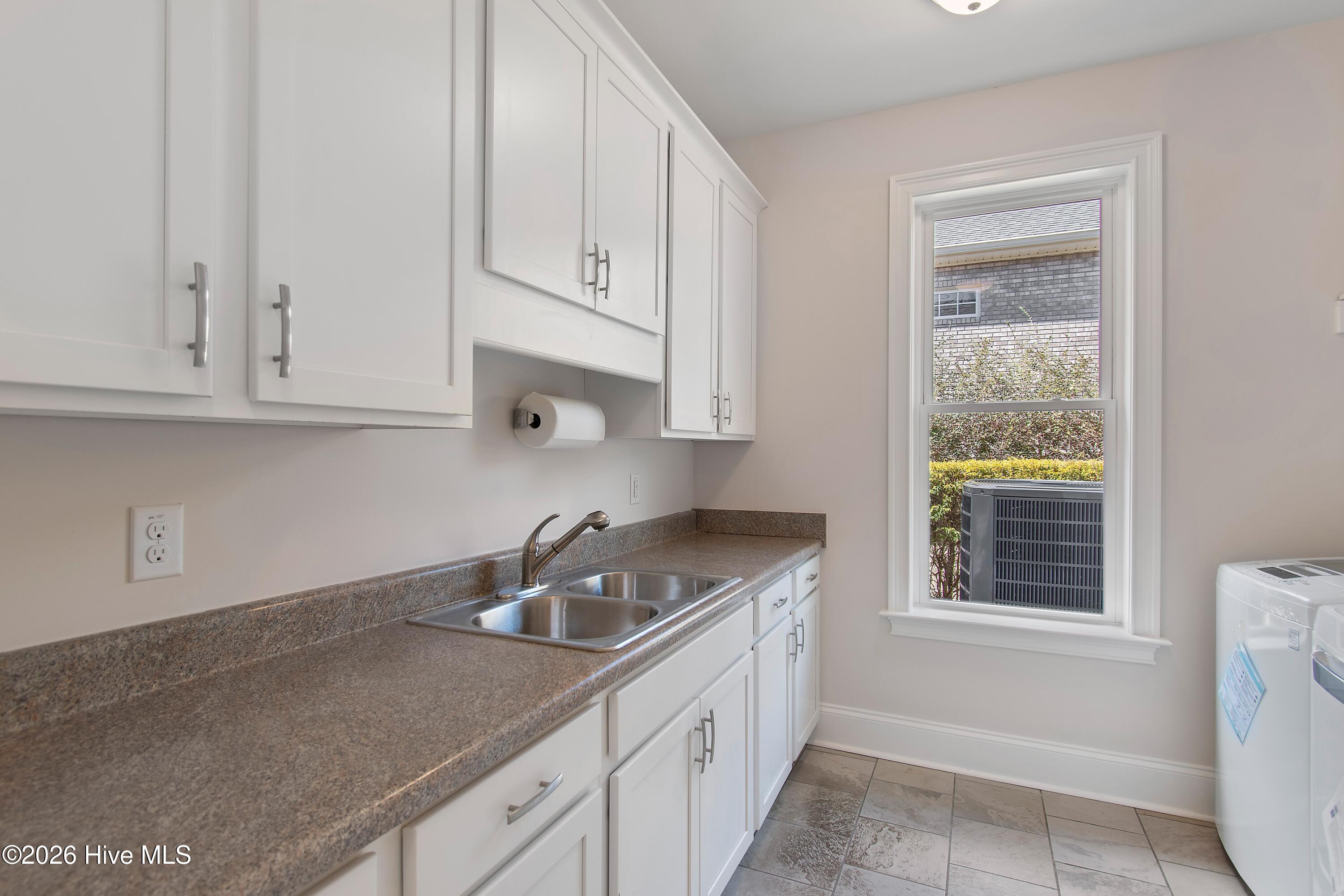 100556573 | Photo 44