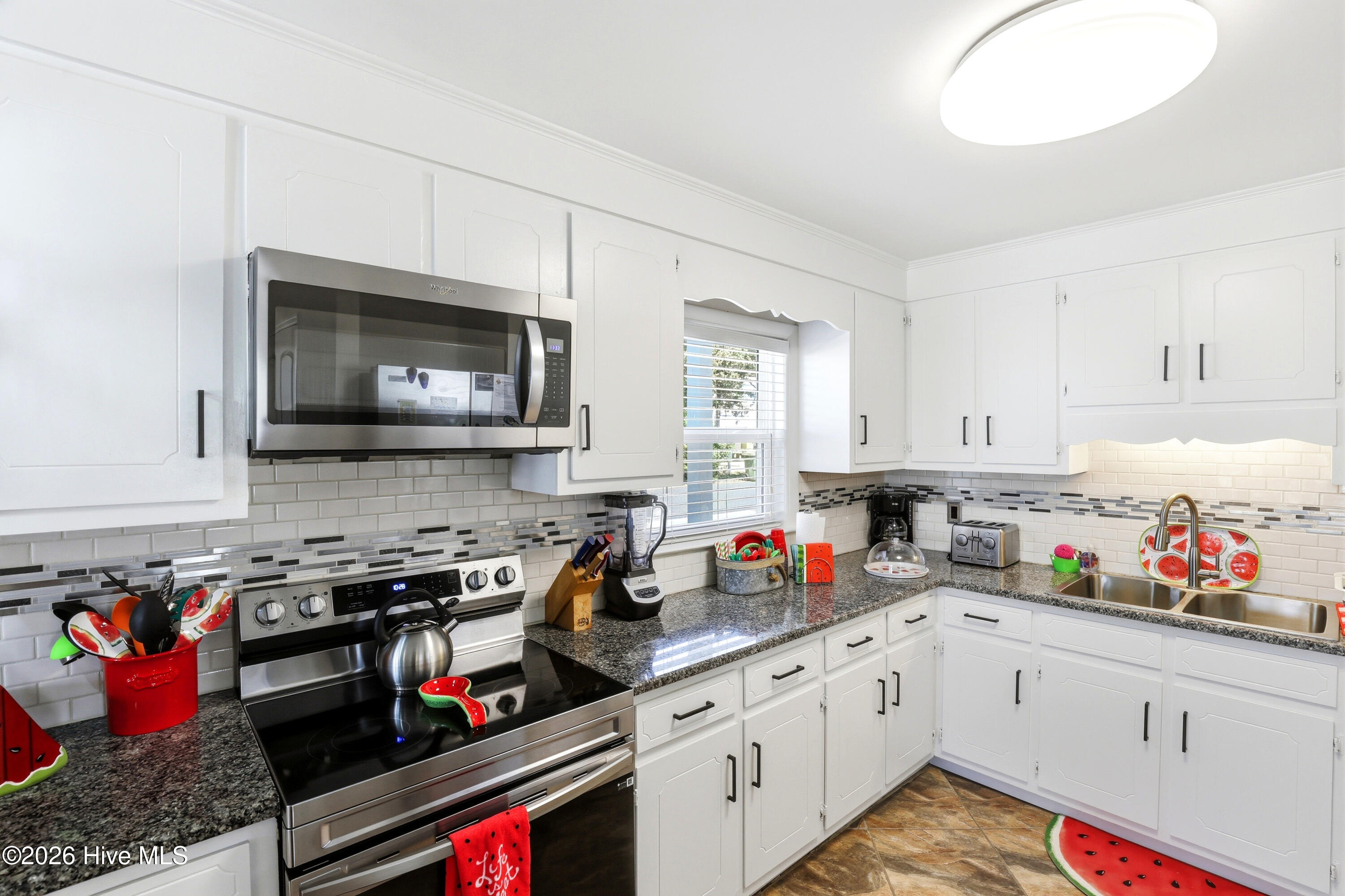 100569412 | Photo 30