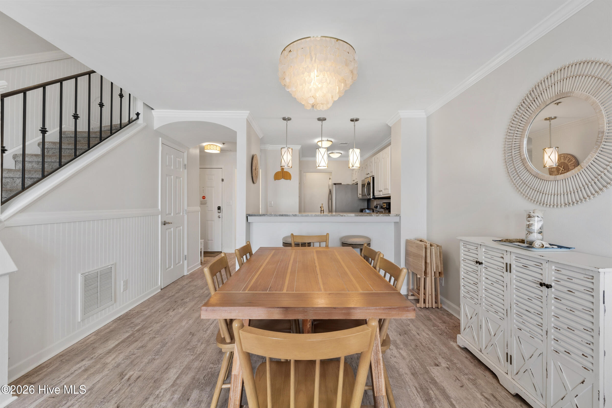 100566139 | Photo 13