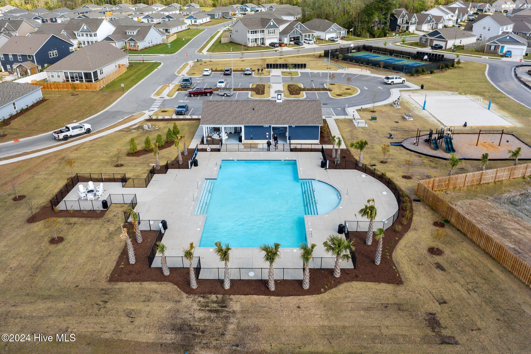 100562894 | Photo 11