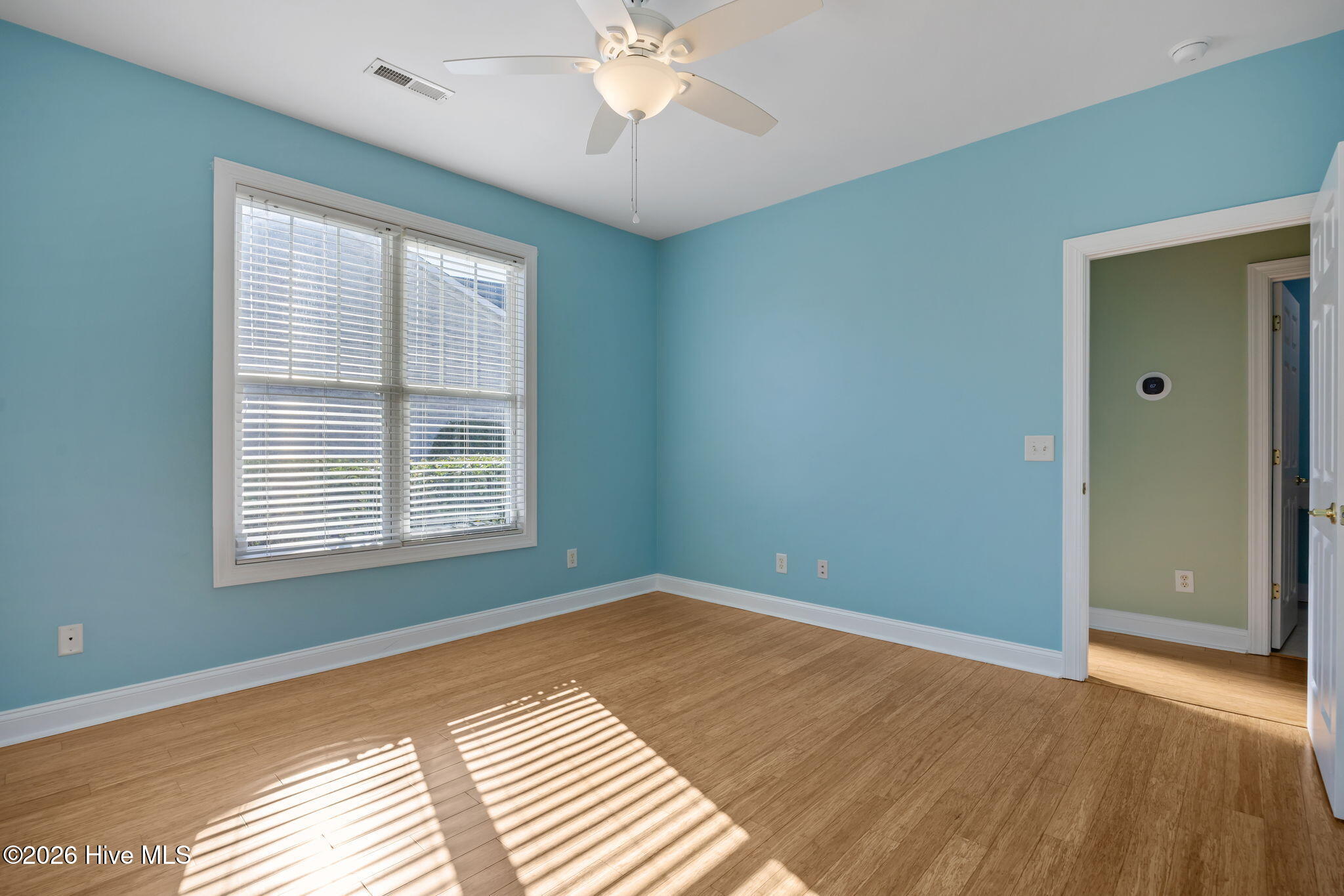 100561261 | Photo 34