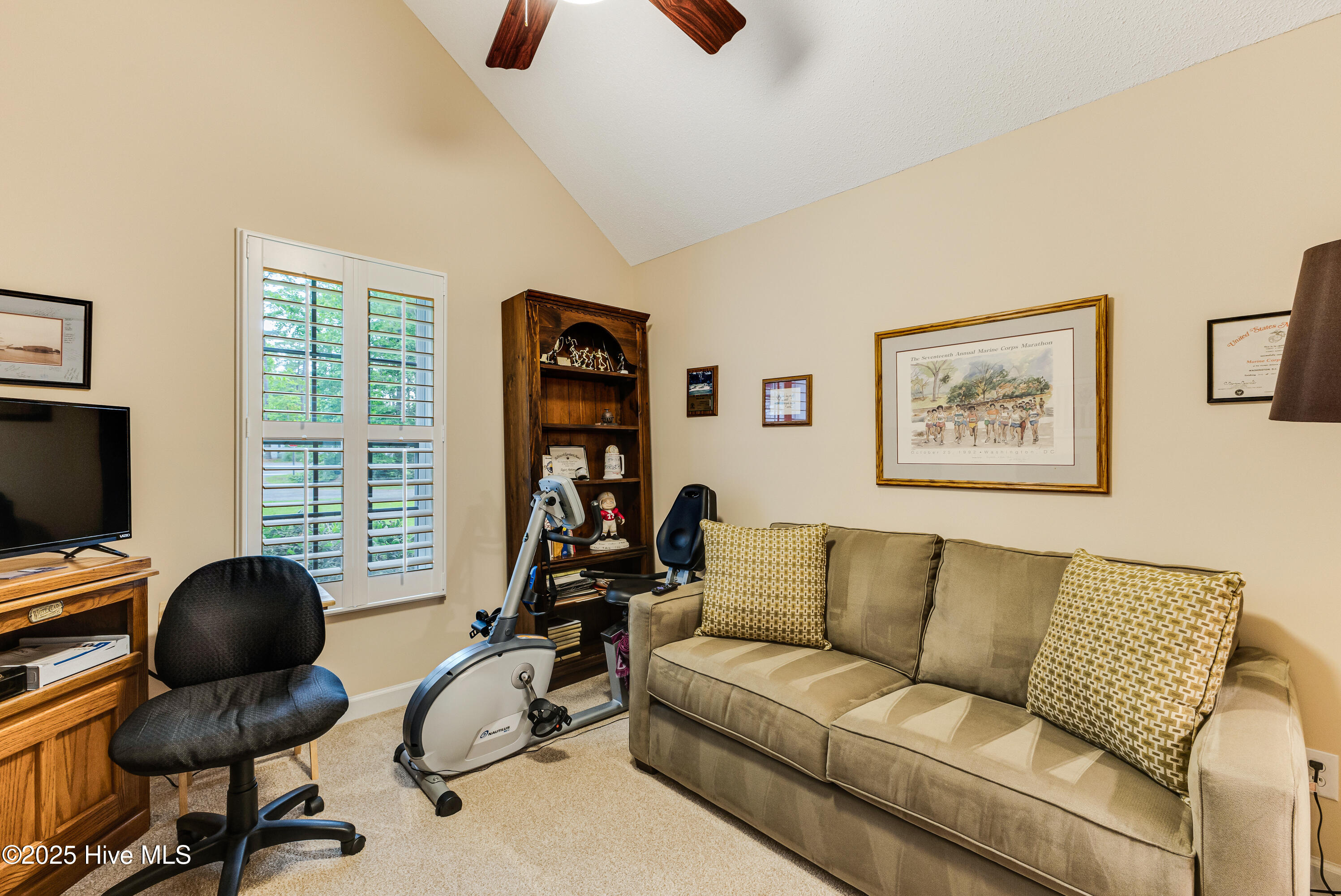 100512828 | Photo 23