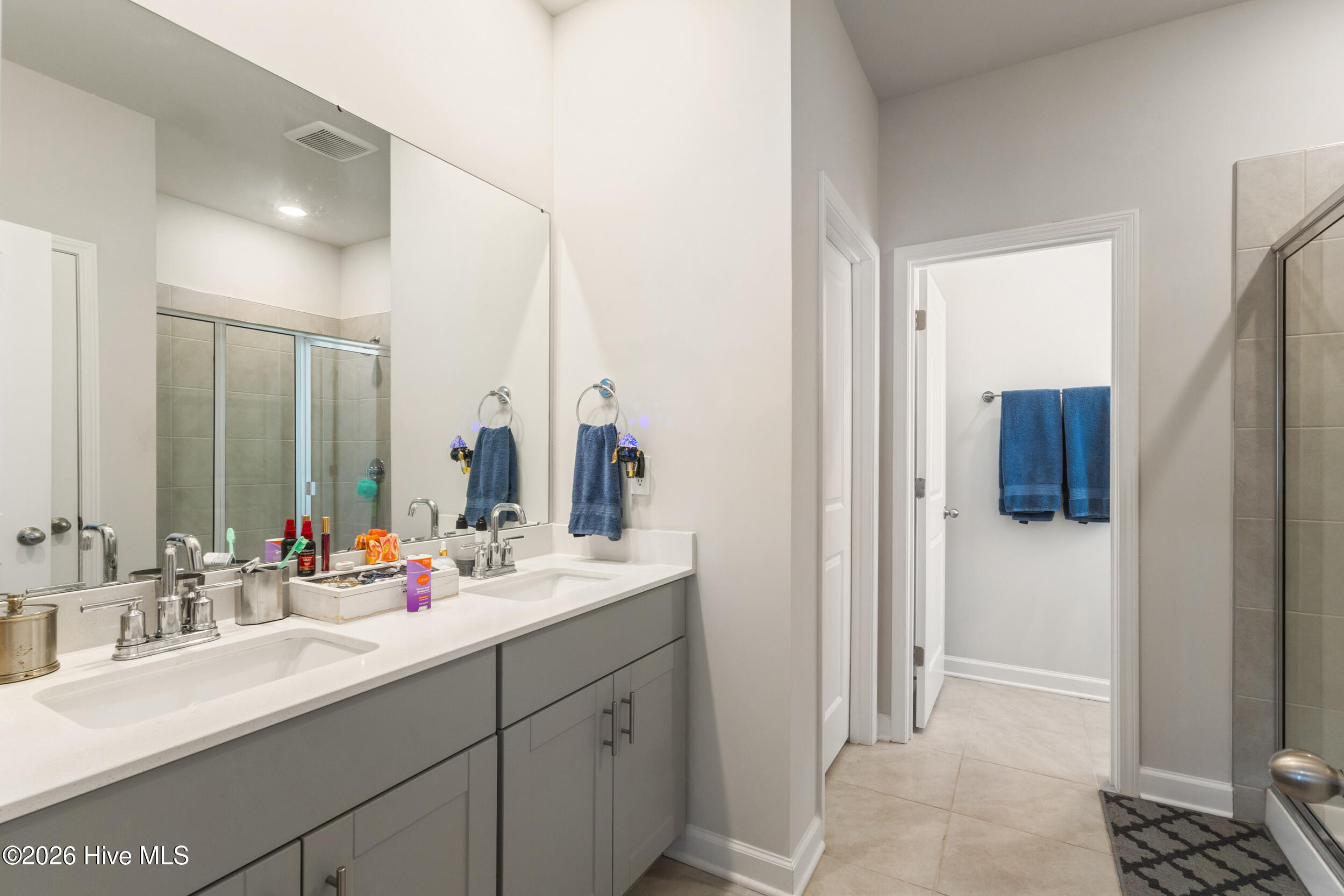 100568412 | Photo 21