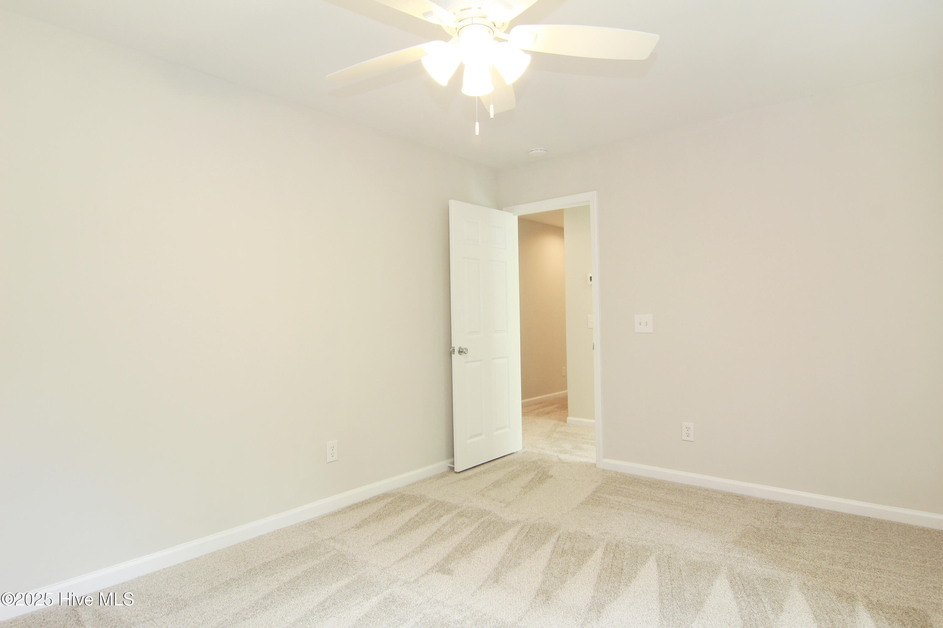 100517489 | Photo 36