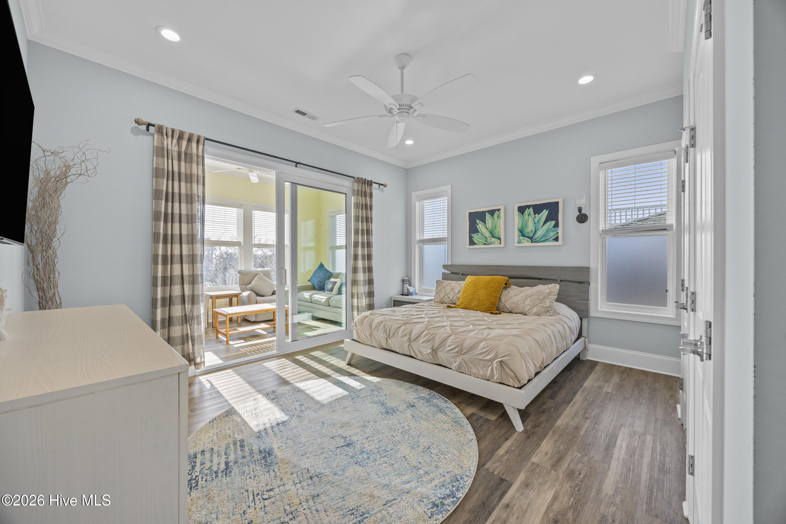 100562655 | Photo 27