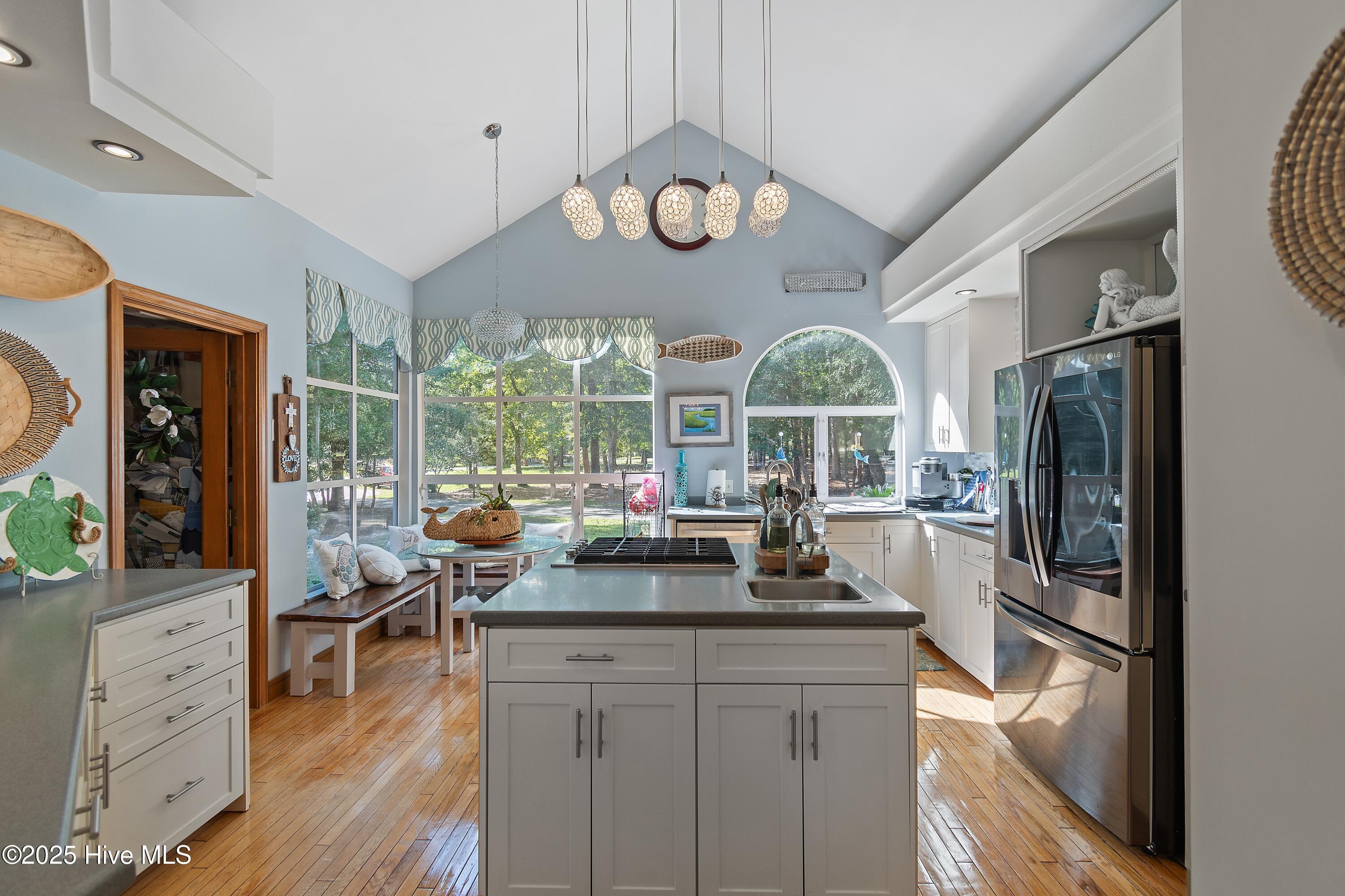 100535274 | Photo 11