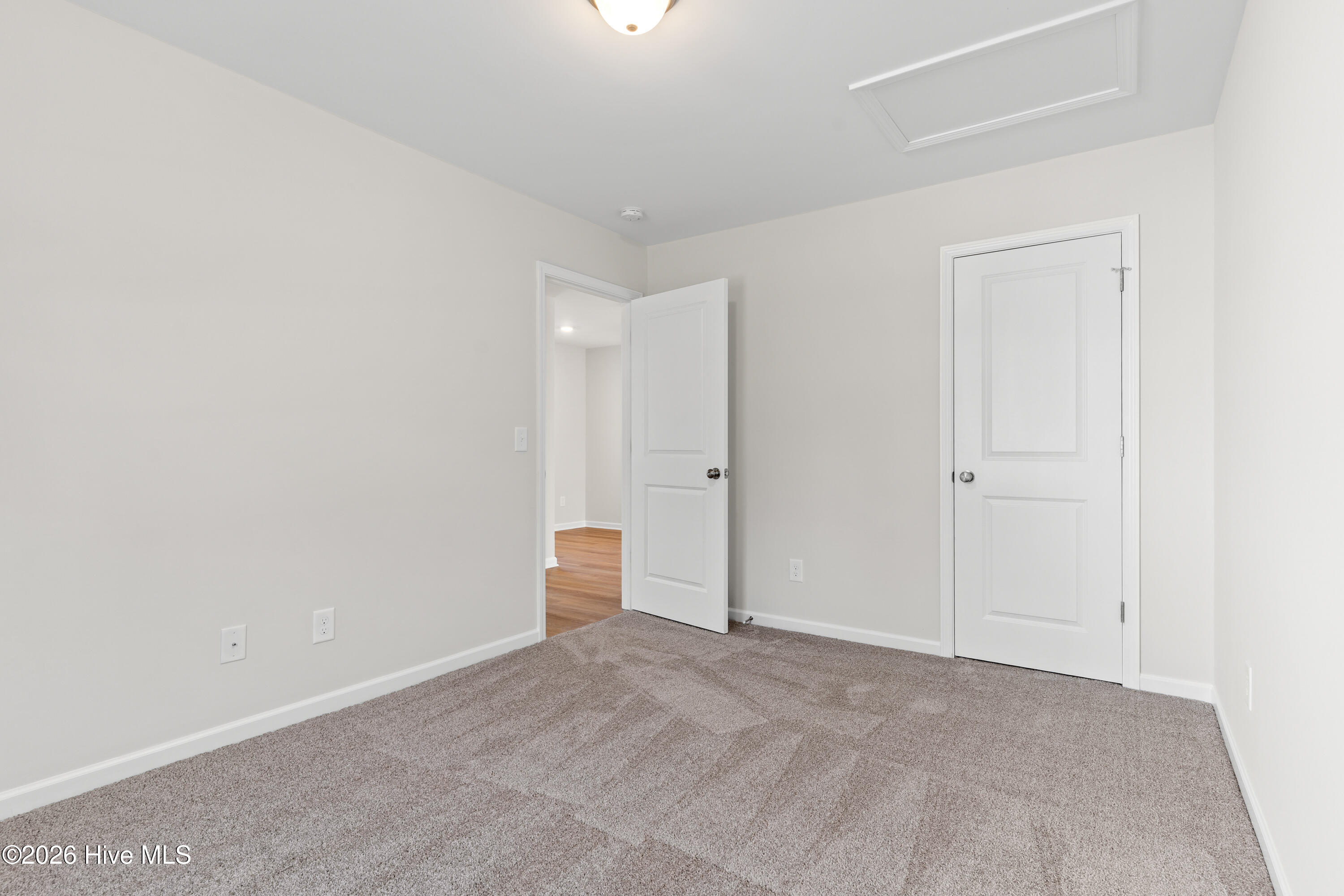 100554240 | Photo 27