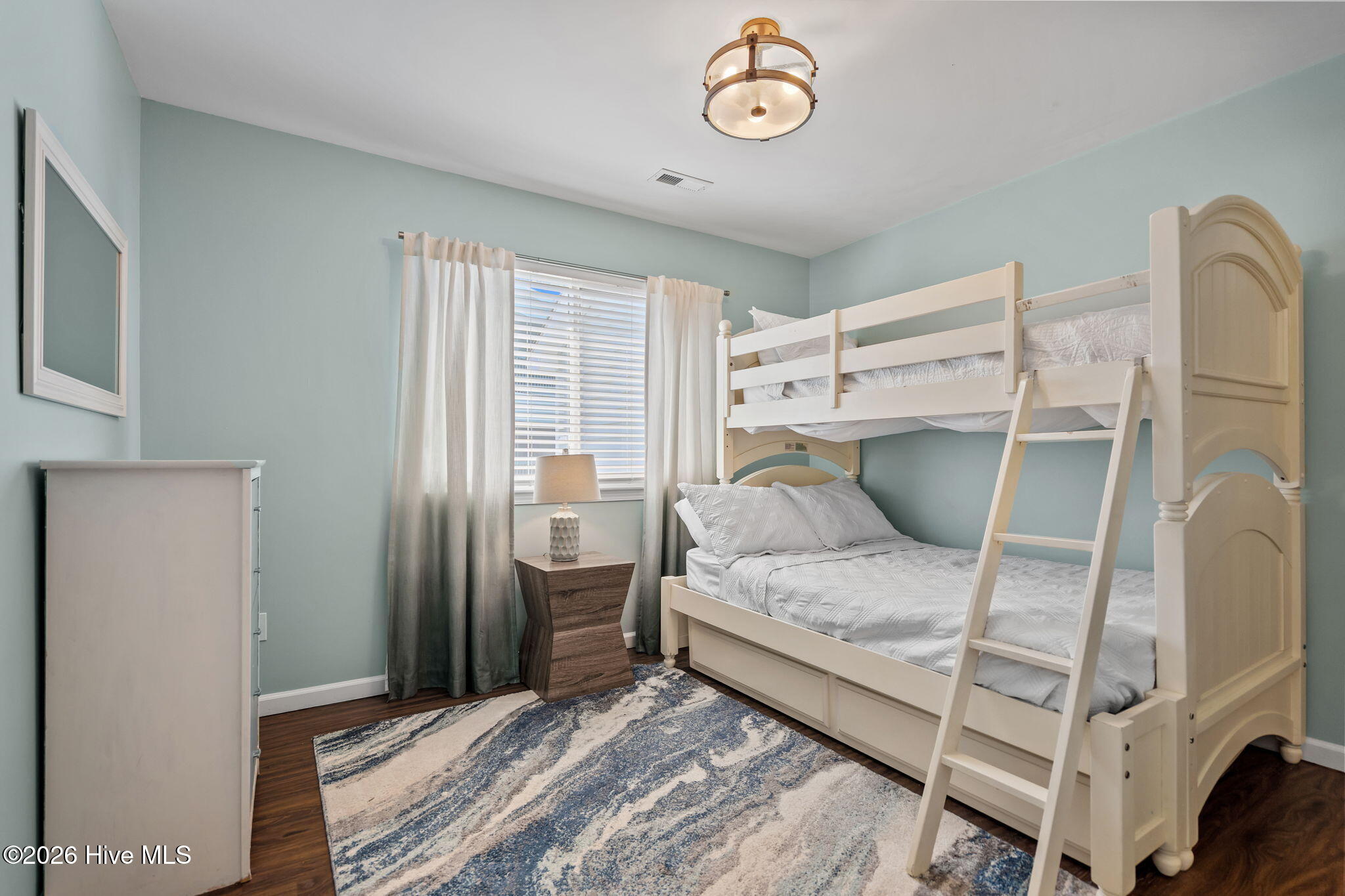 100566961 | Photo 23