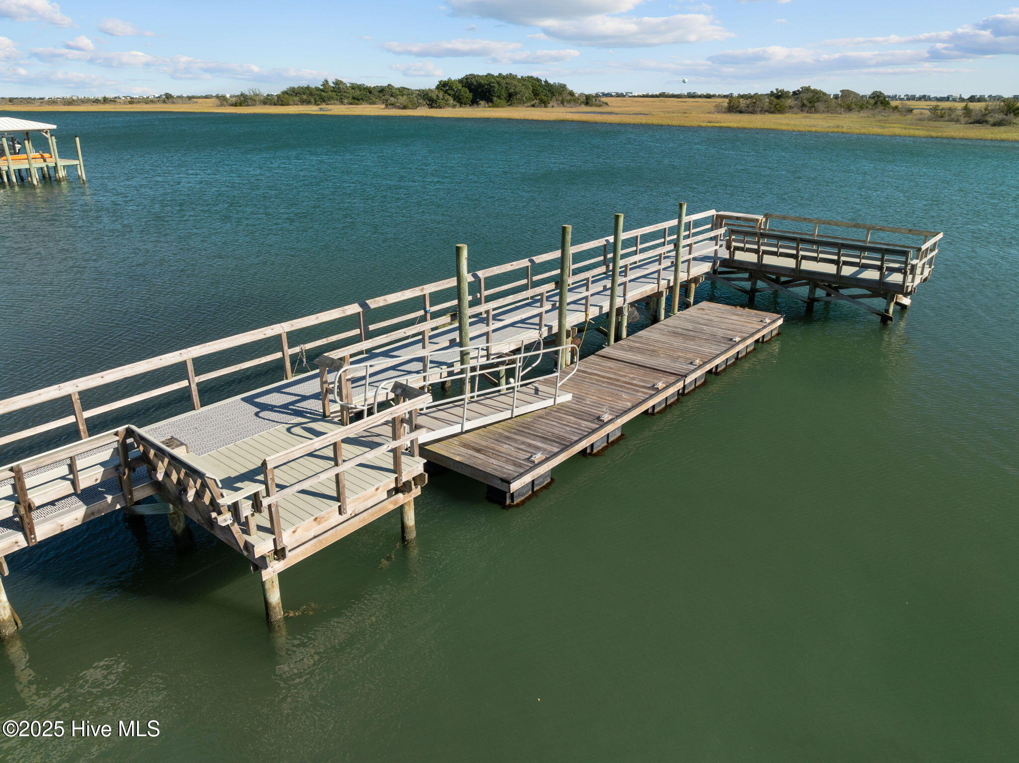 100541666 | Photo 66