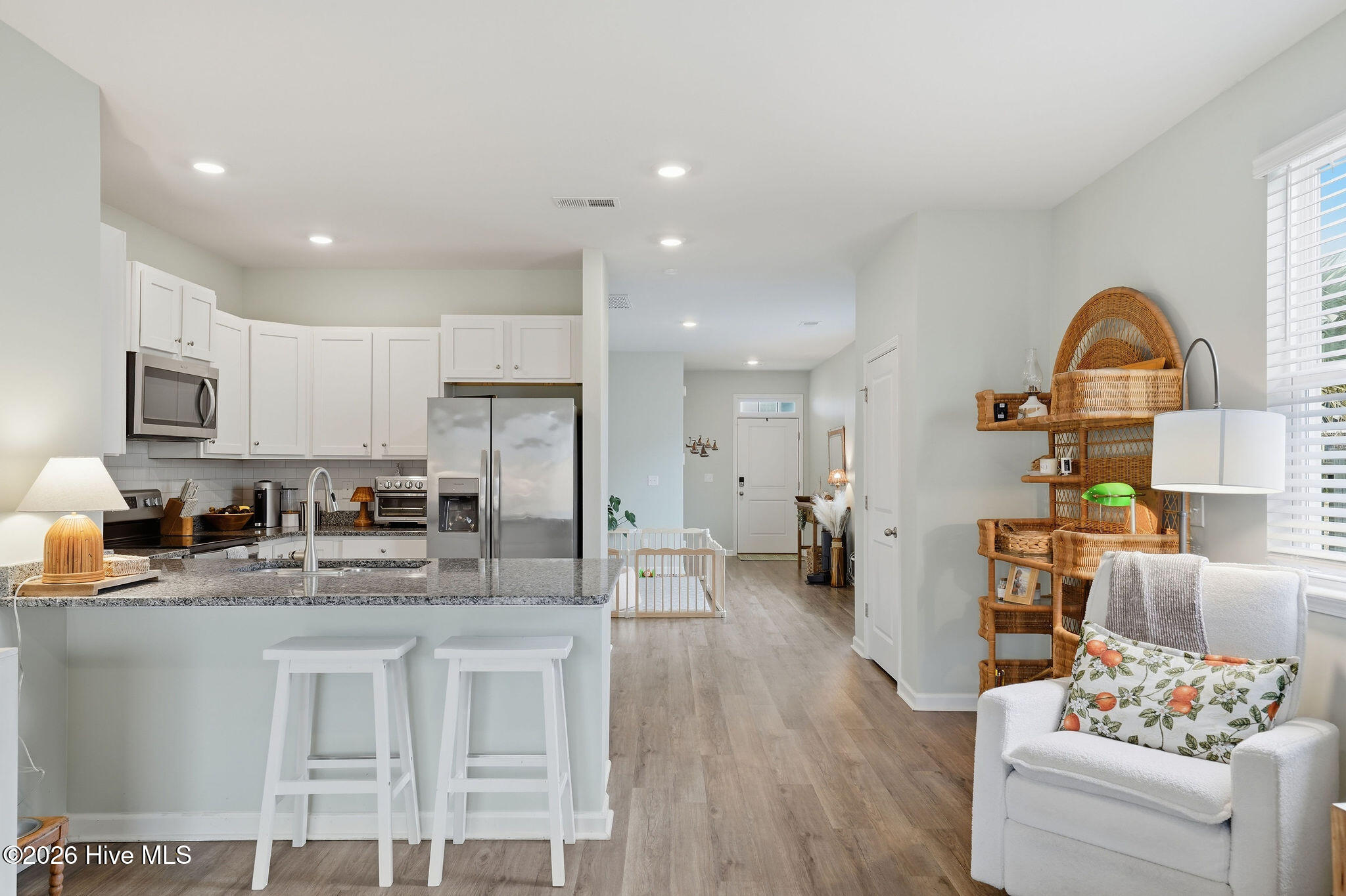 100560678 | Photo 12