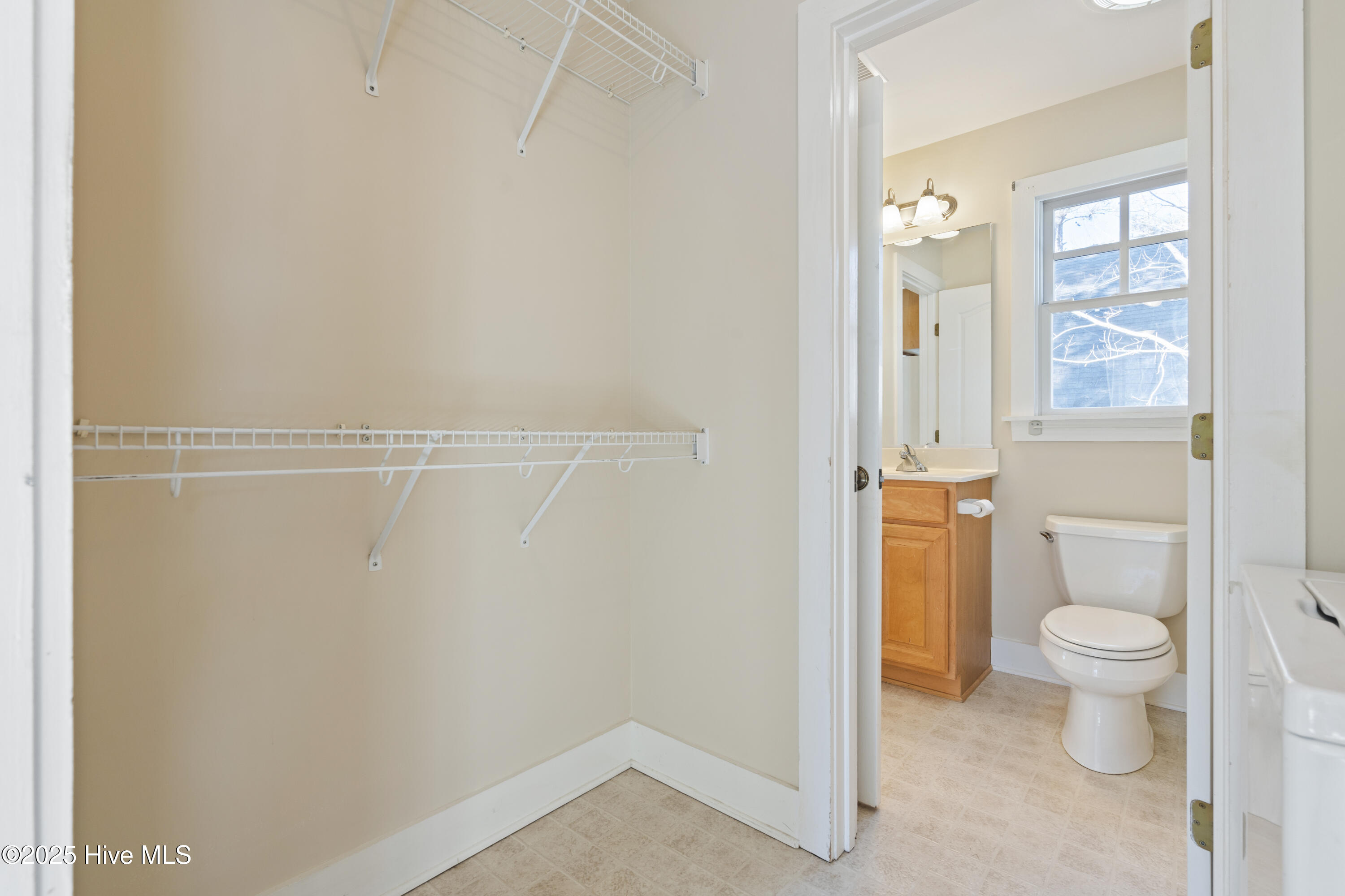 100543088 | Photo 37