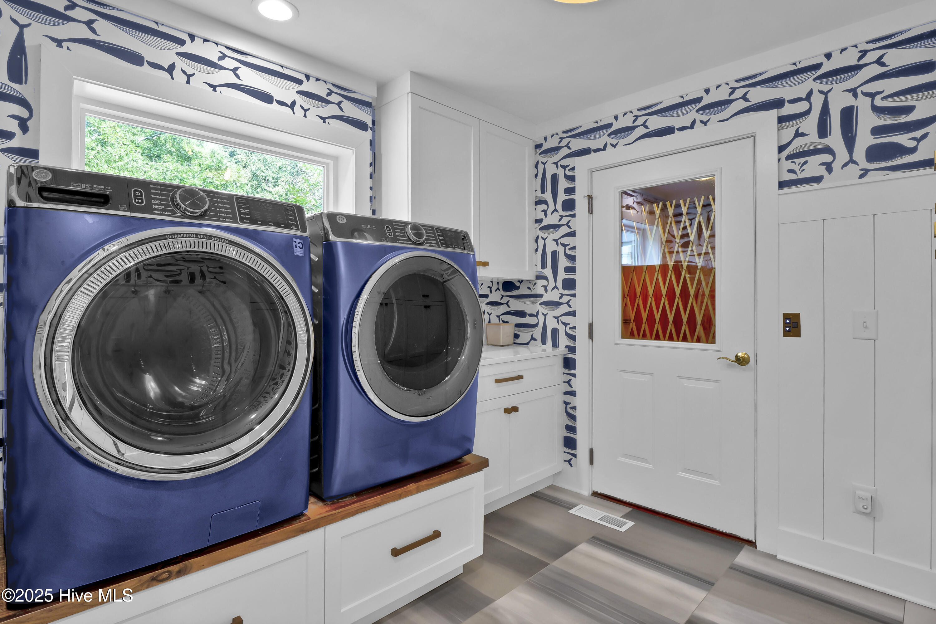 100536471 | Photo 29