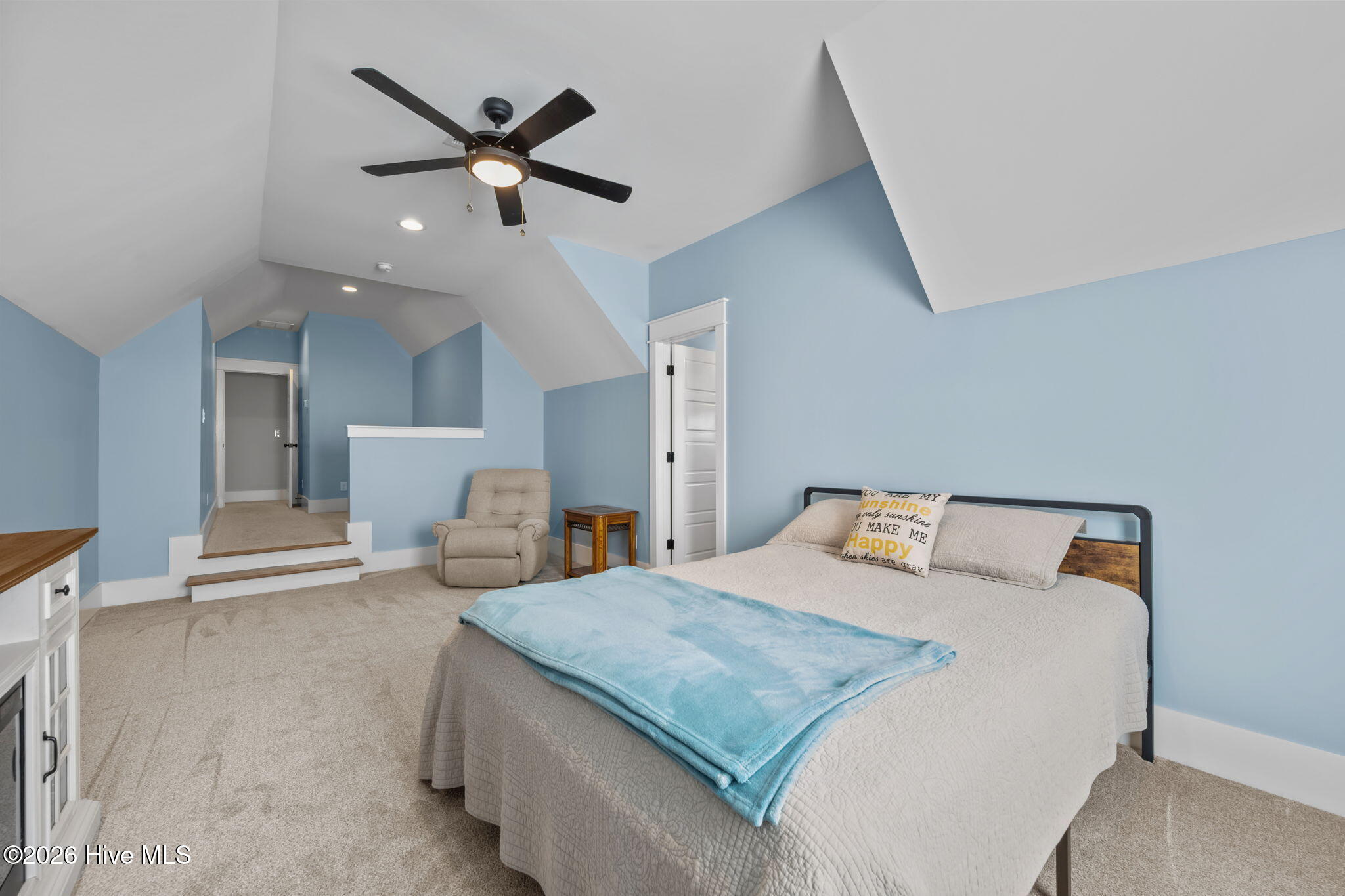 100555870 | Photo 36