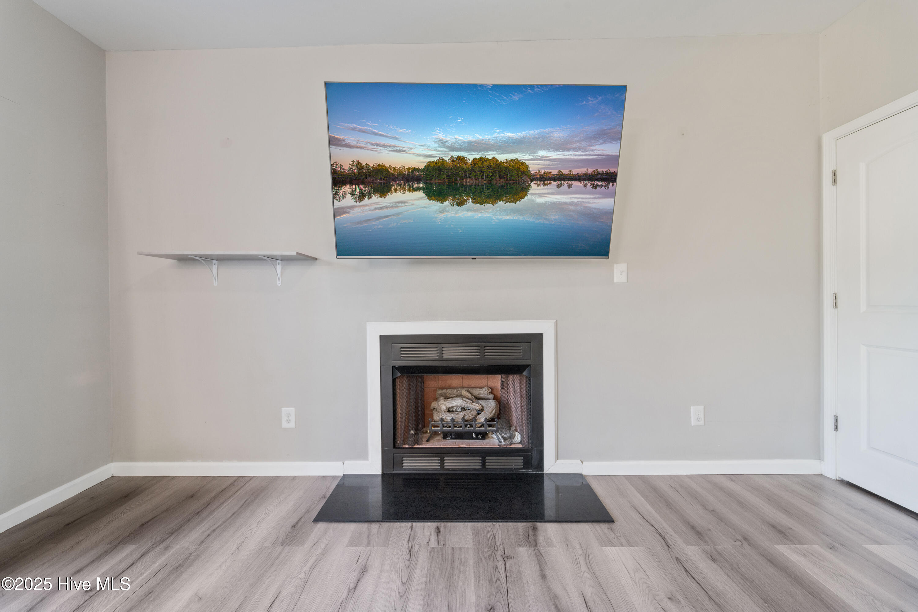 100529060 | Photo 16