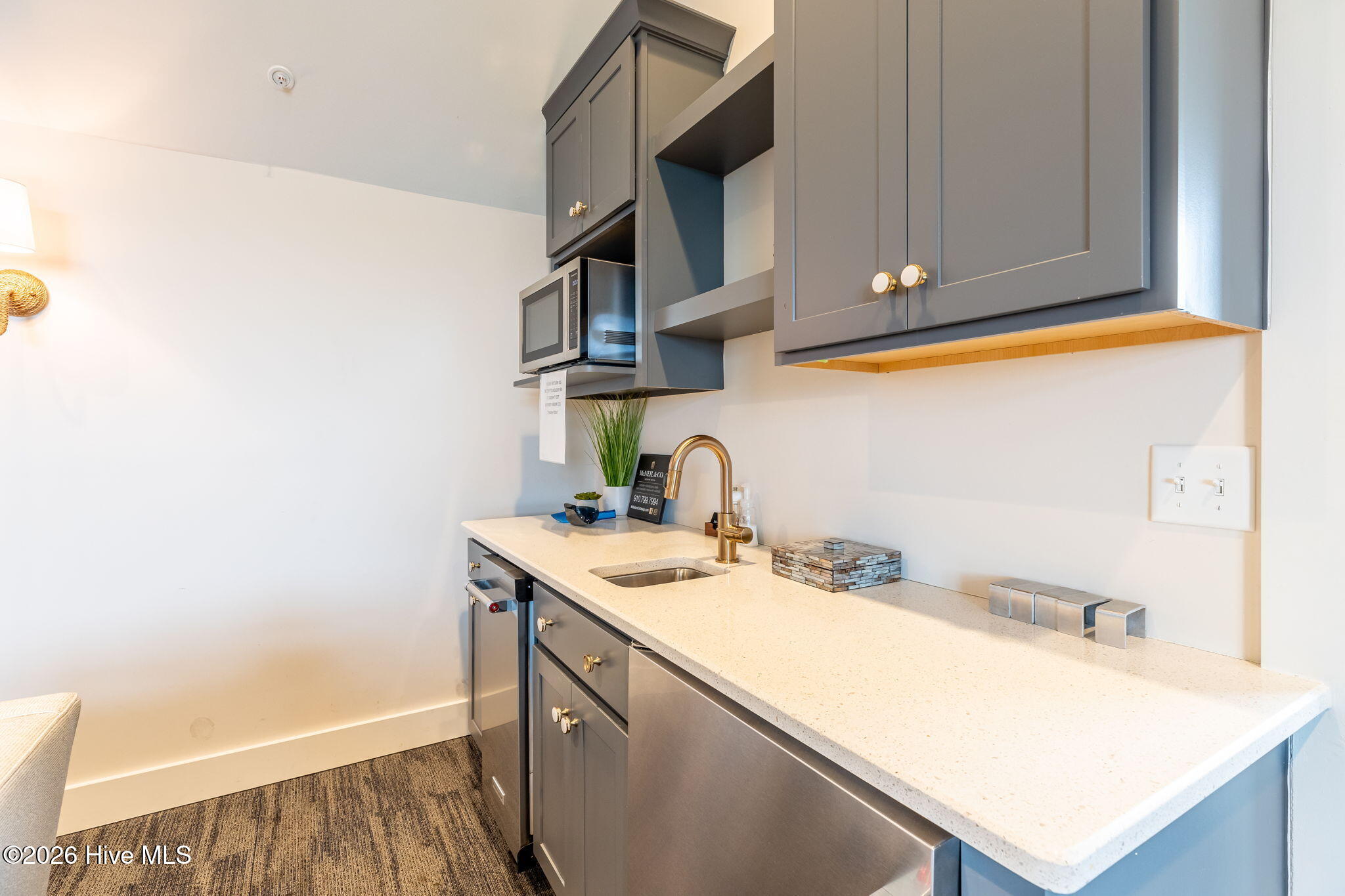 100558696 | Photo 33