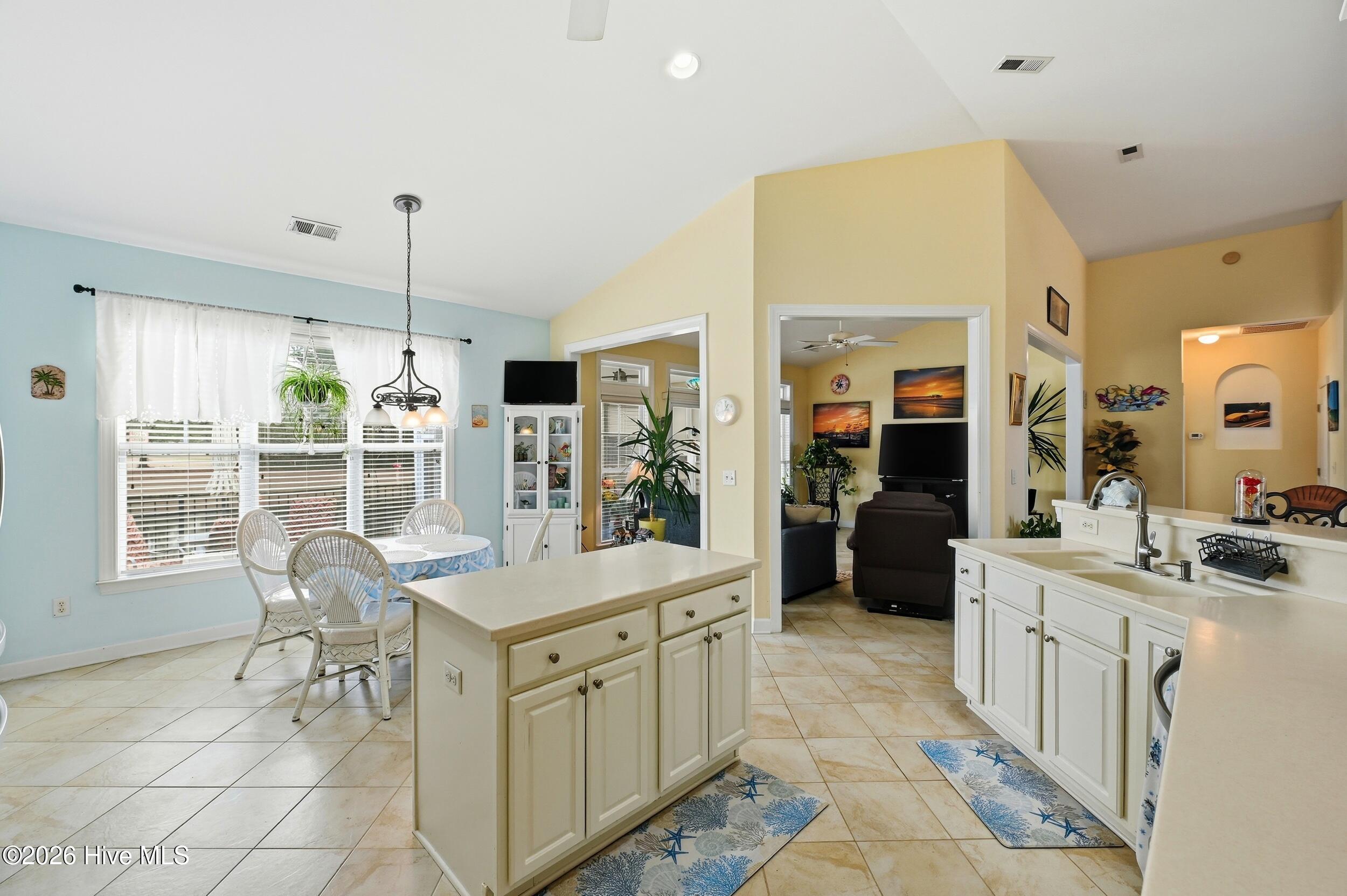 100553802 | Photo 13