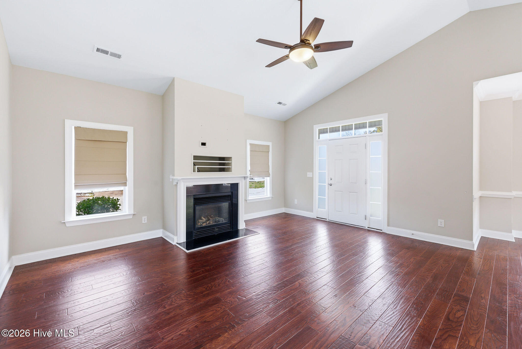 100559674 | Photo 15