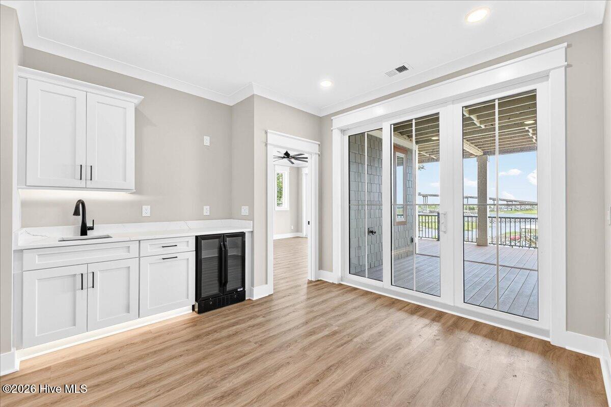 100562322 | Photo 15