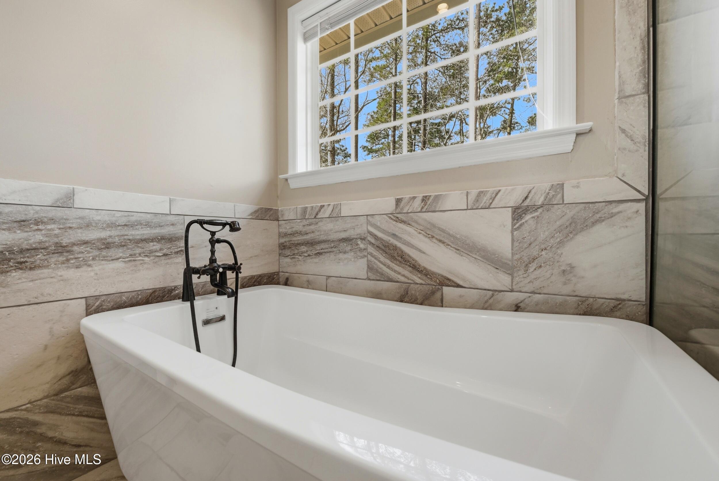 100559953 | Photo 28