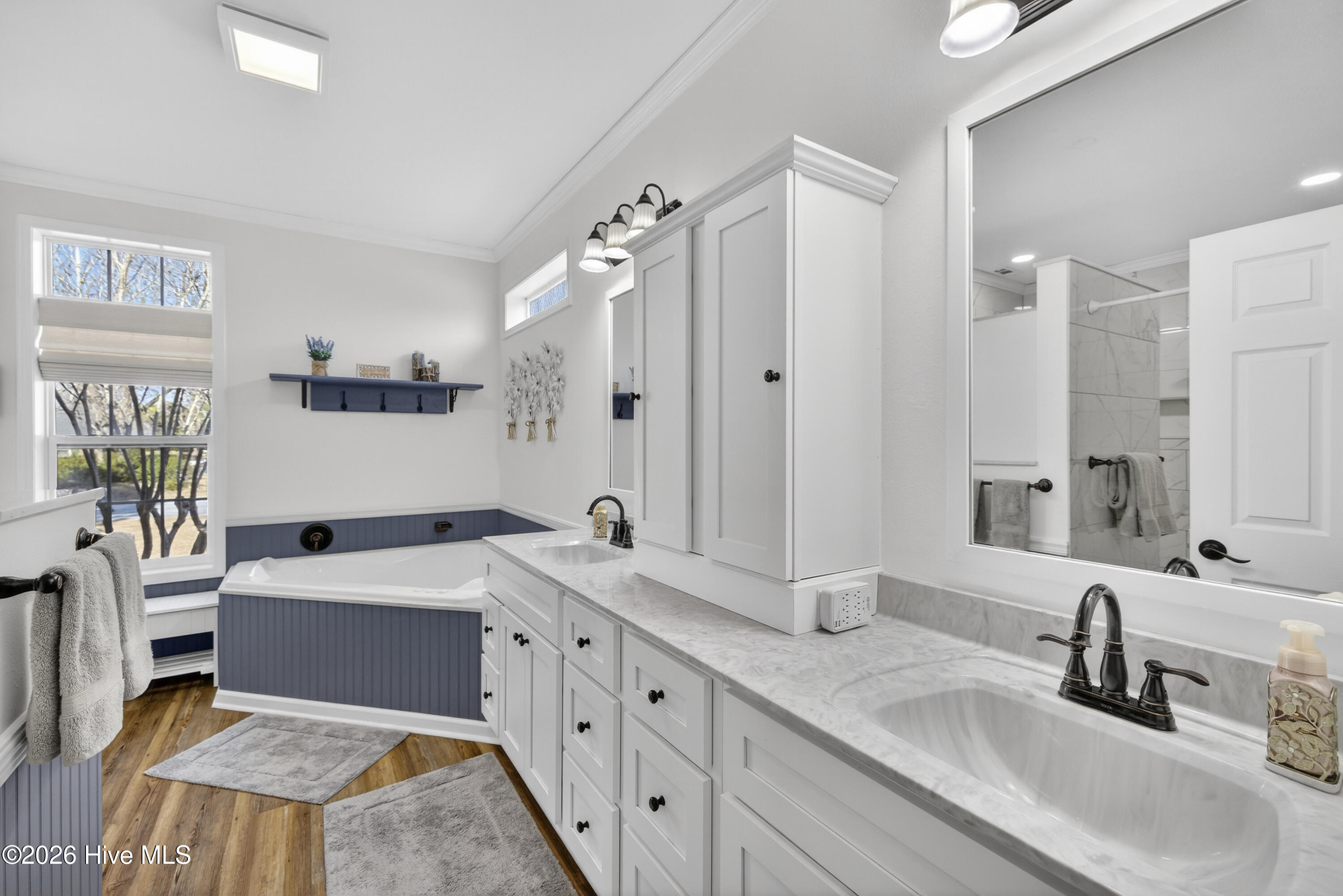 100553649 | Photo 23