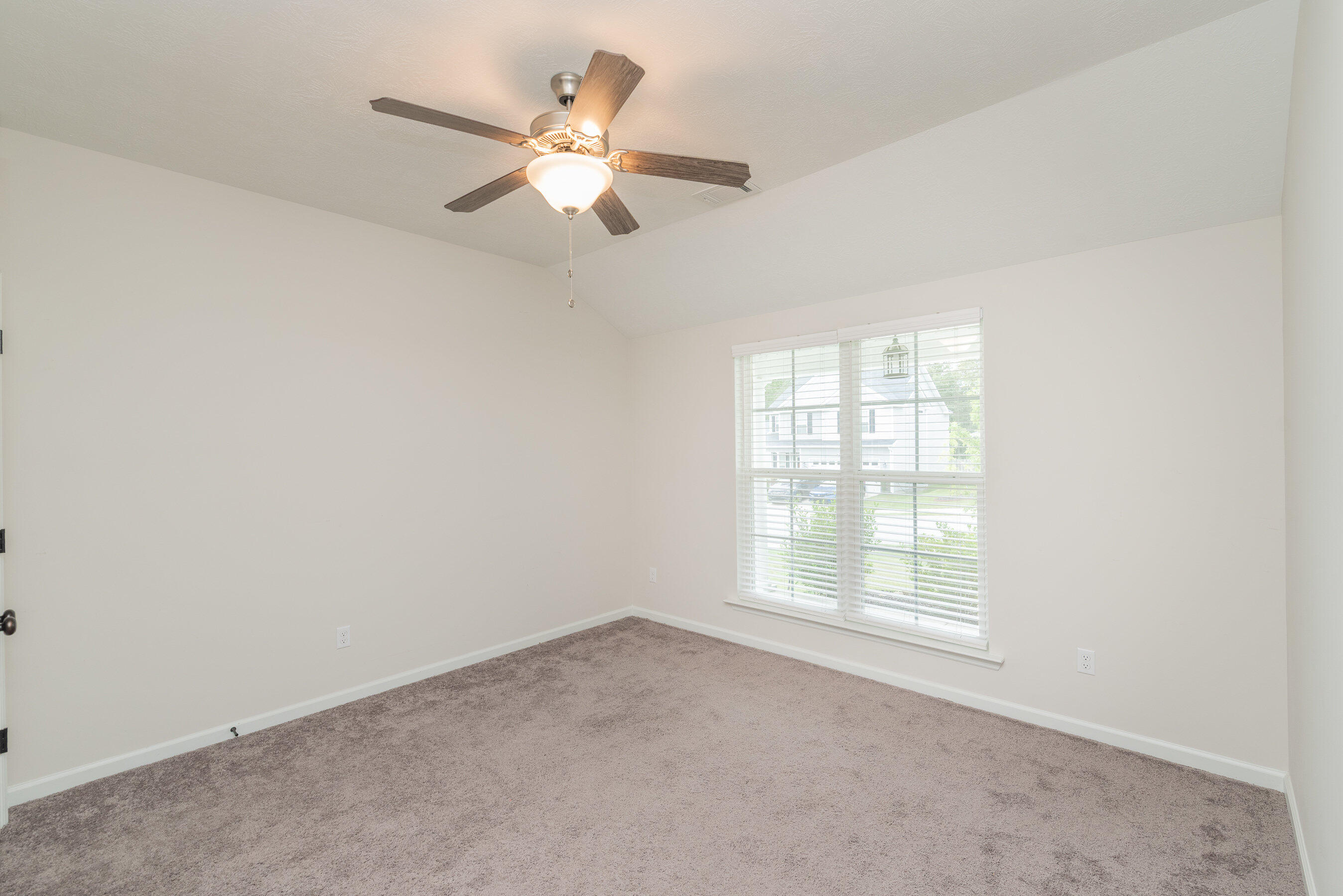 032_818_goodale_dr_032_27