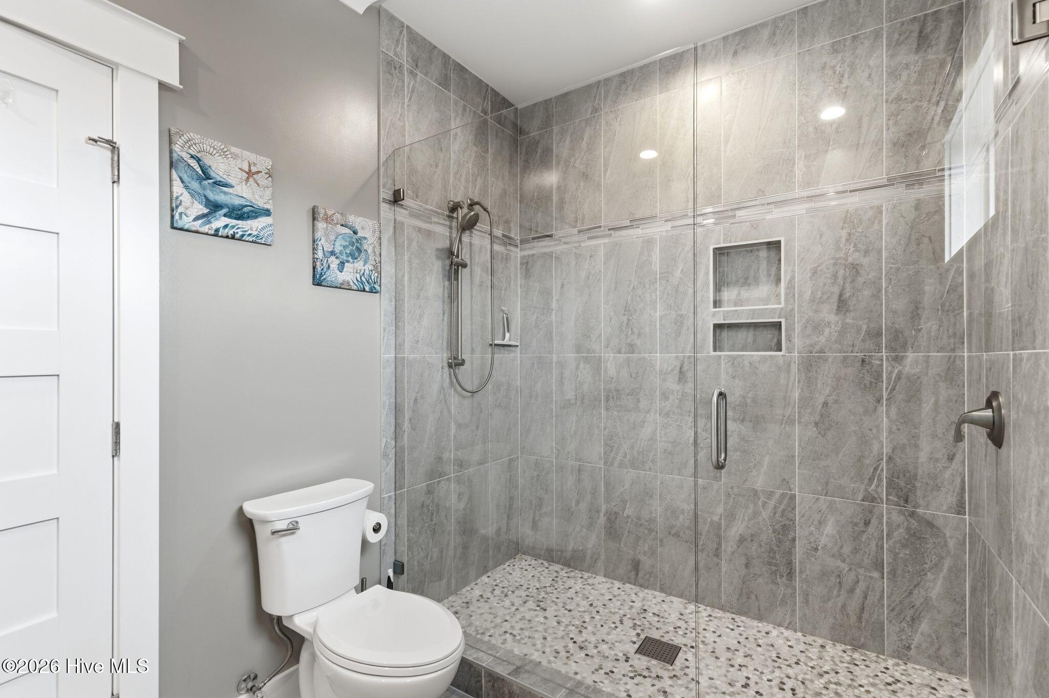 100556954 | Photo 35