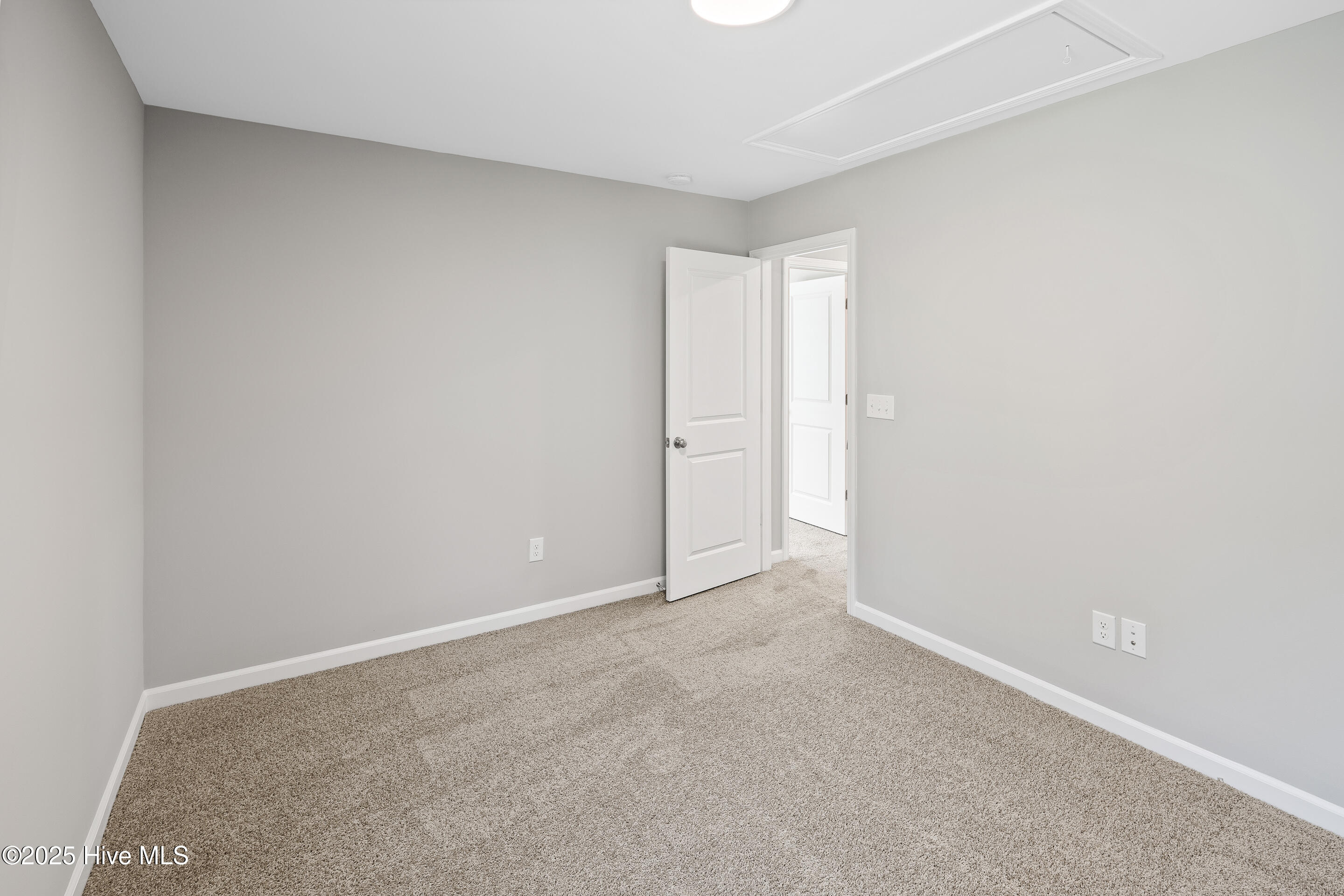 100515250 | Photo 28