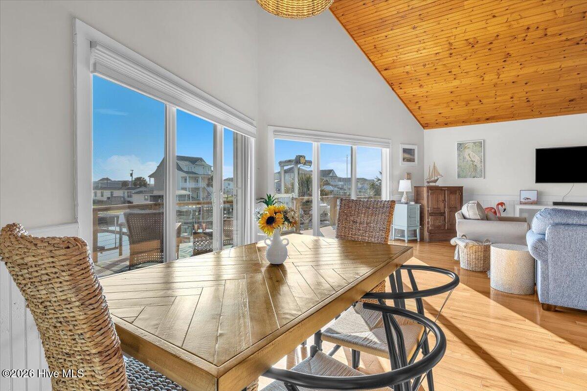 100559850 | Photo 12