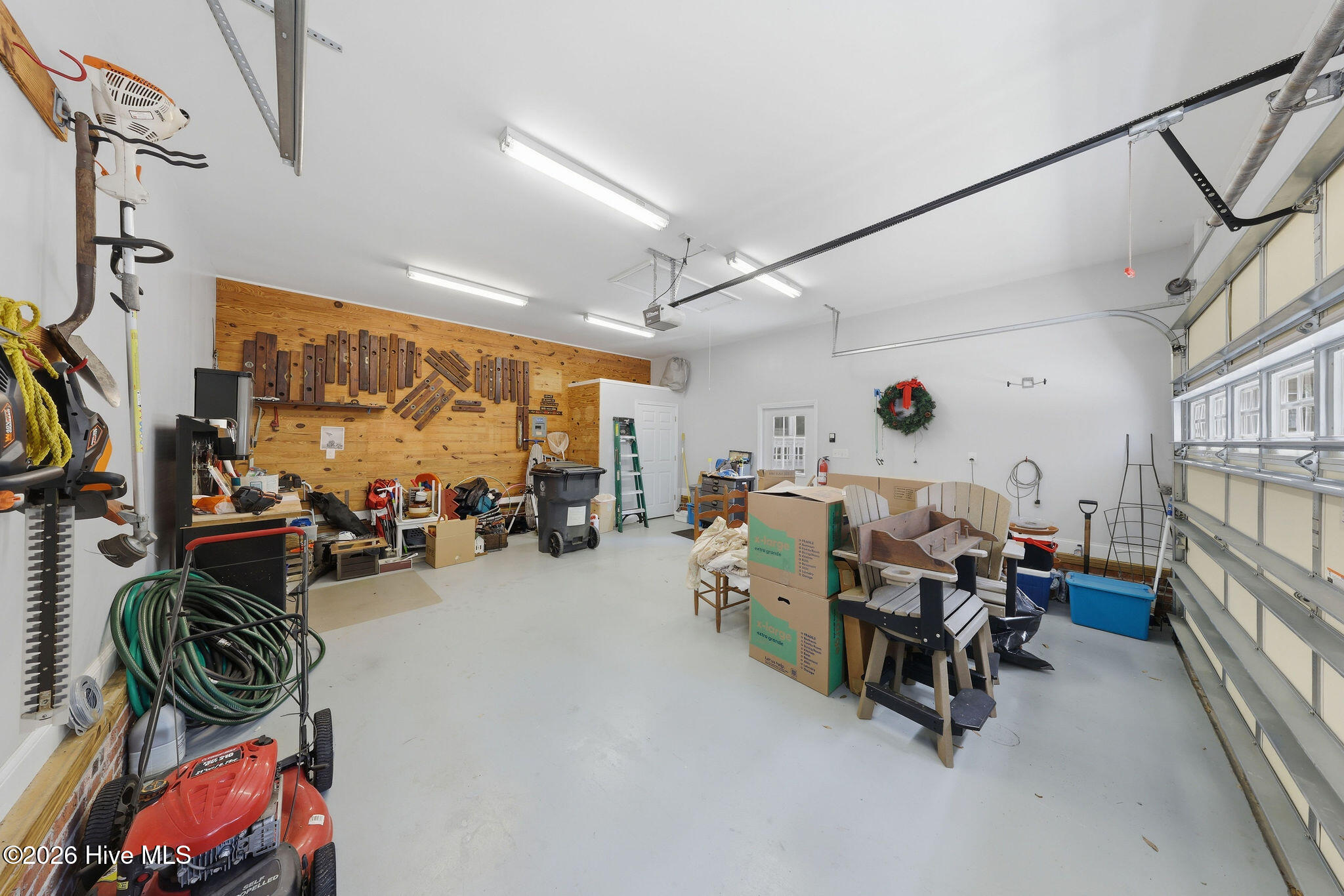 100567375 | Photo 48