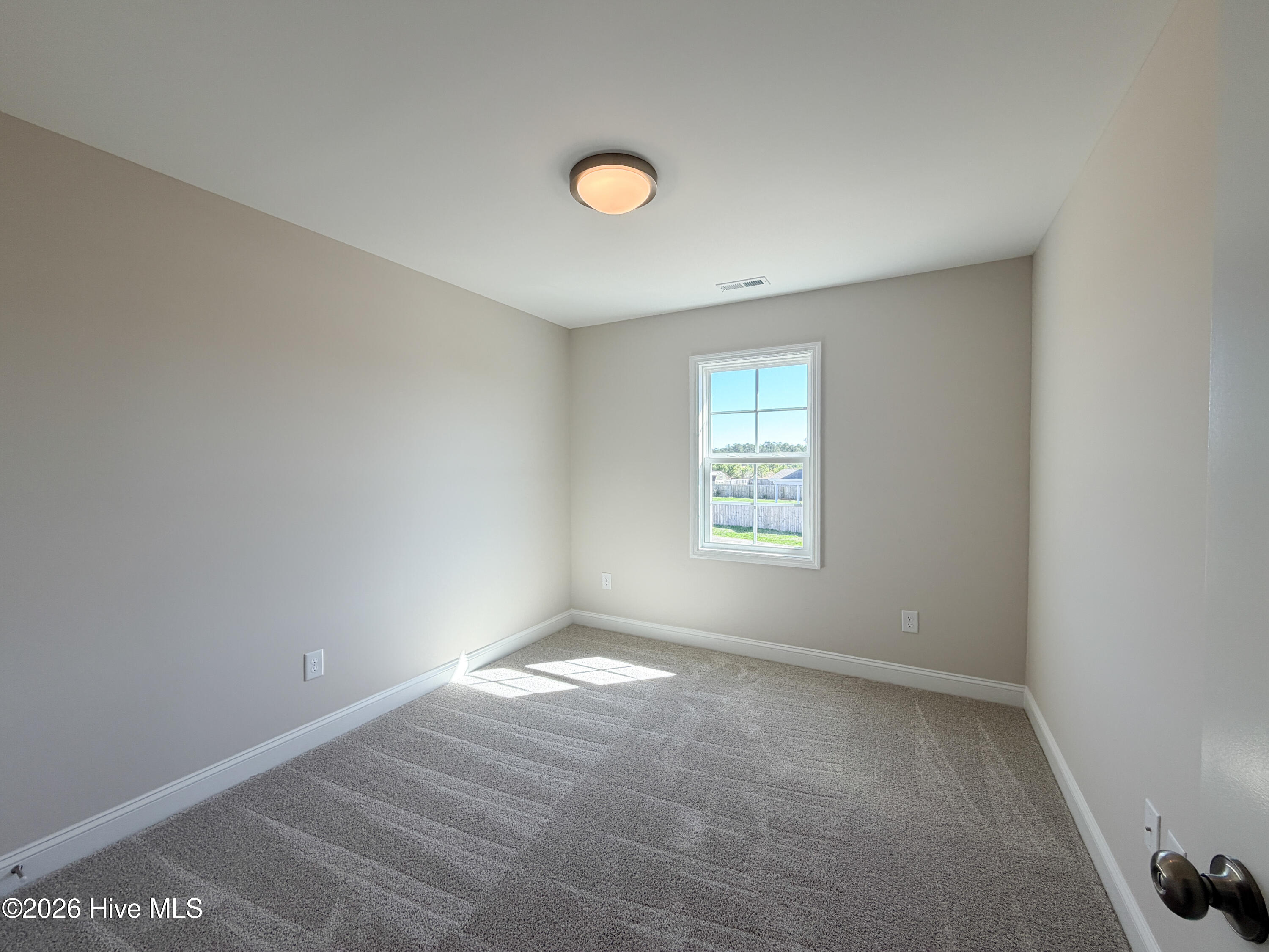 100551553 | Photo 13