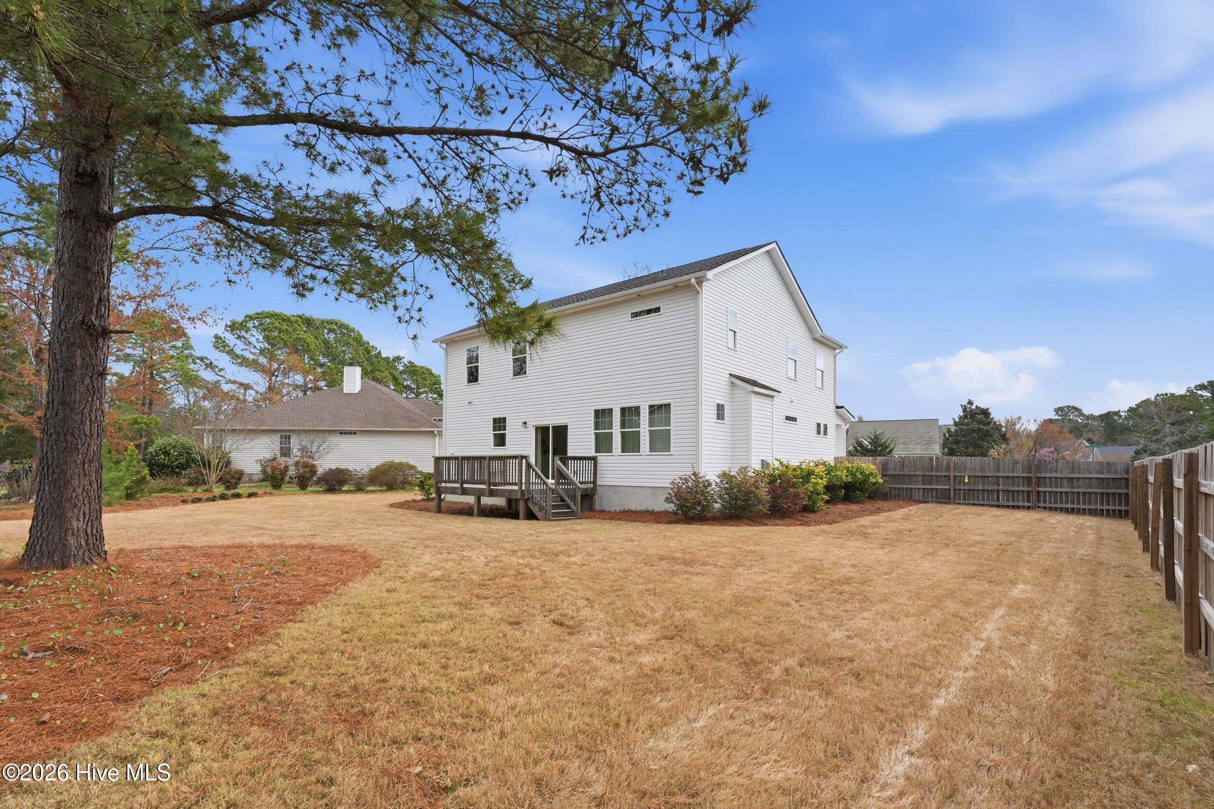 100559477 | Photo 51