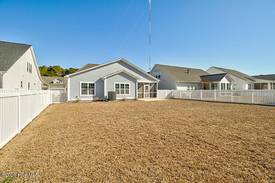 100559873 | Photo 35