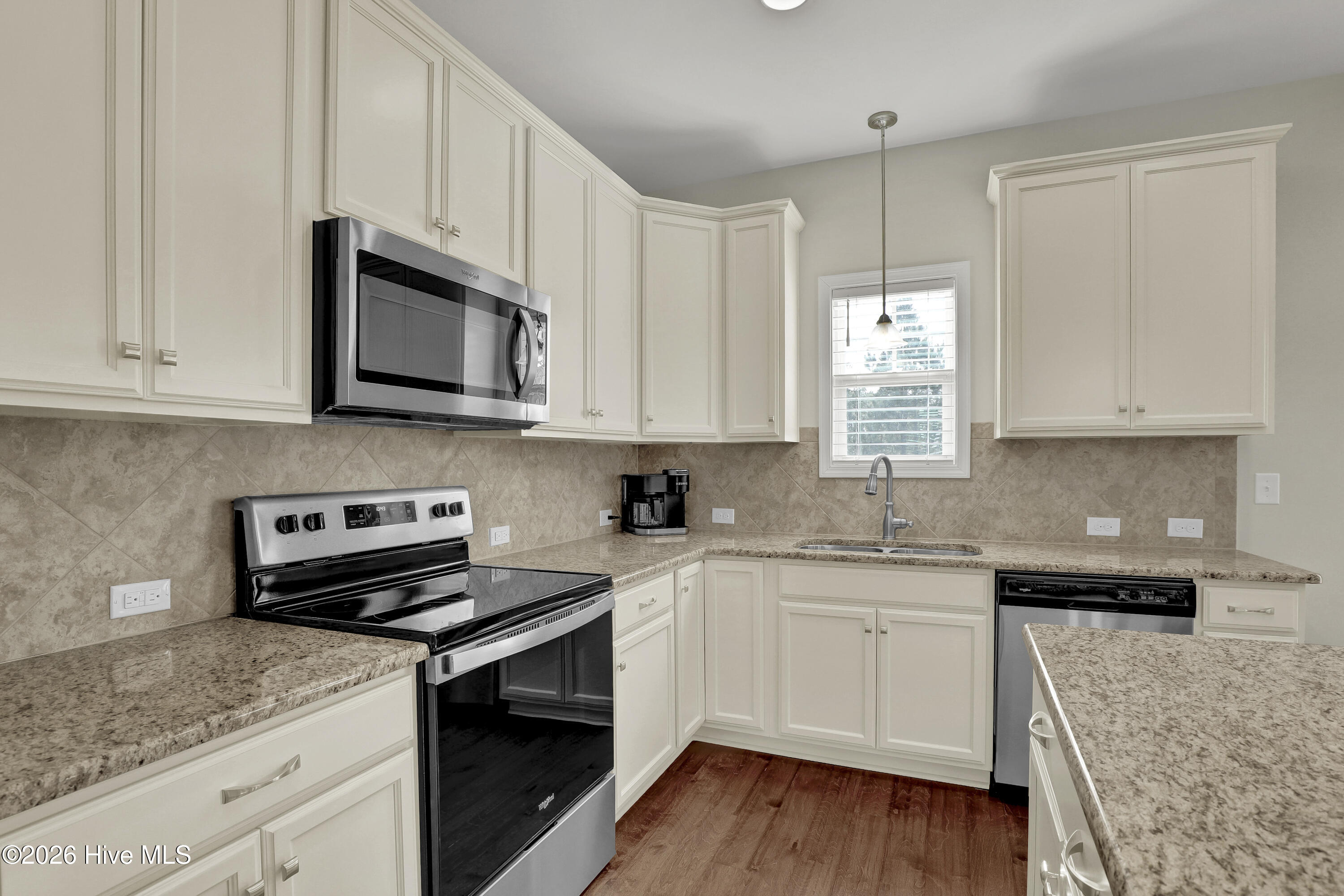 100550912 | Photo 10