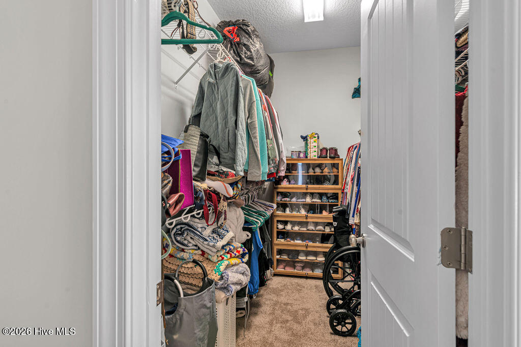 100549970 | Photo 32