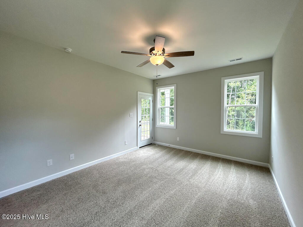 100562830 | Photo 37