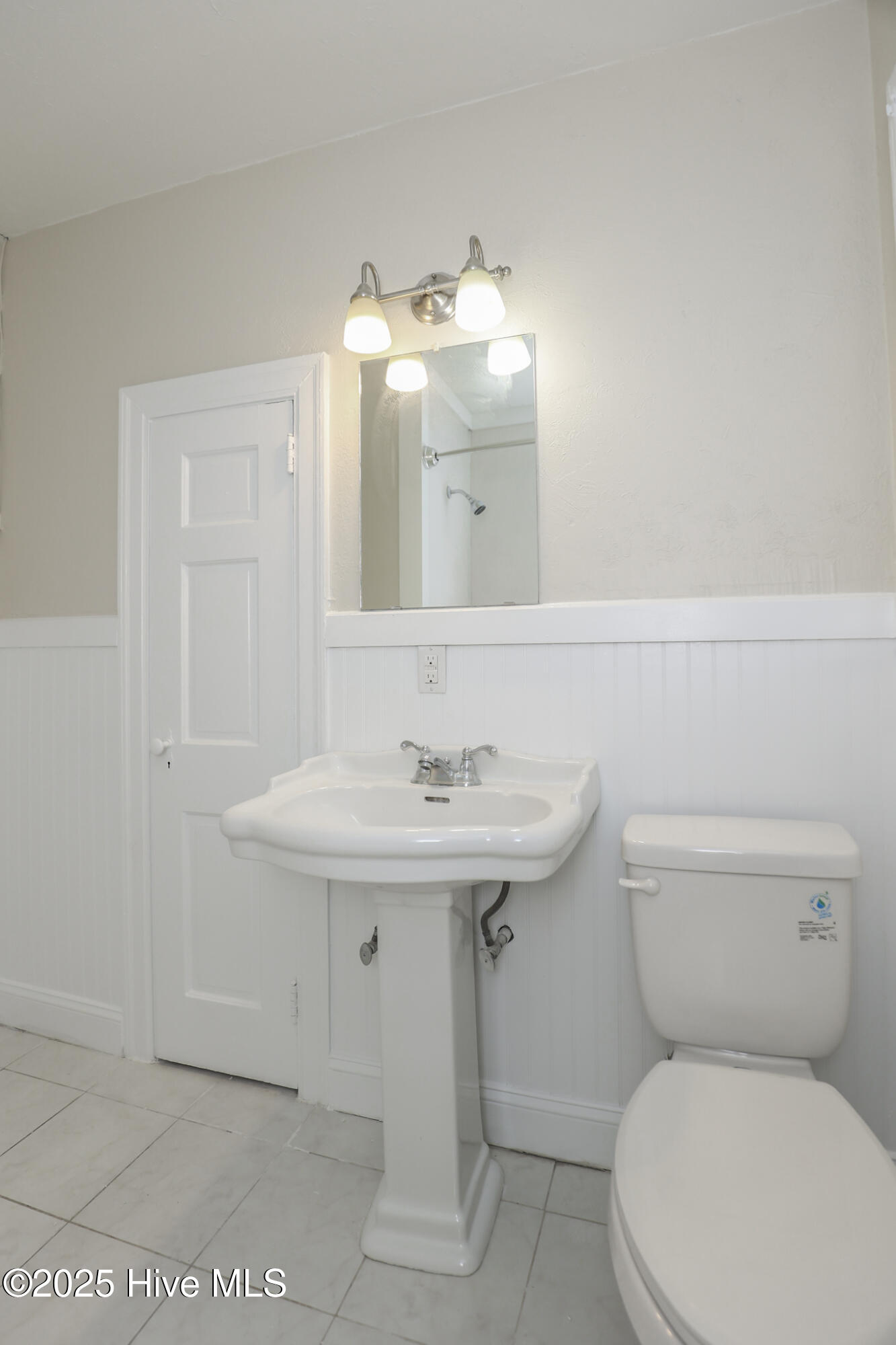 100542091 | Photo 23