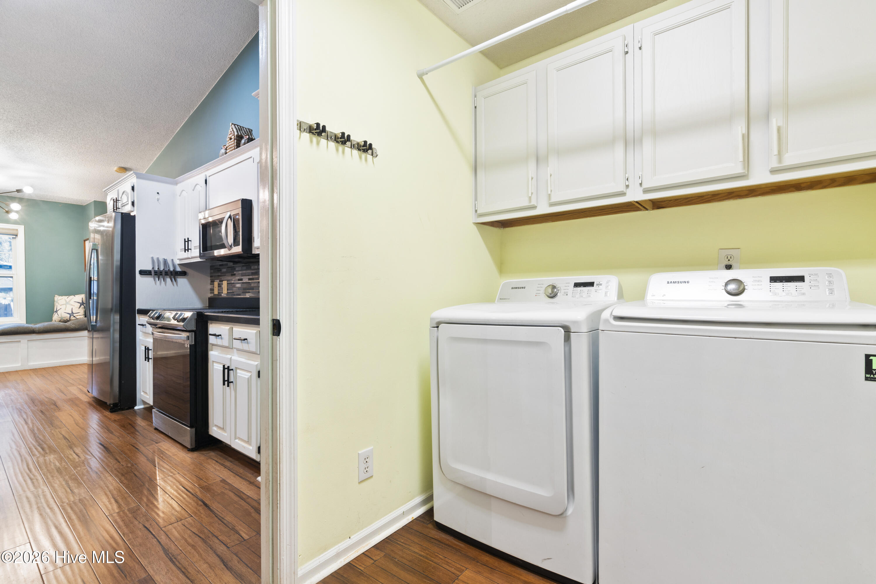 100551762 | Photo 33