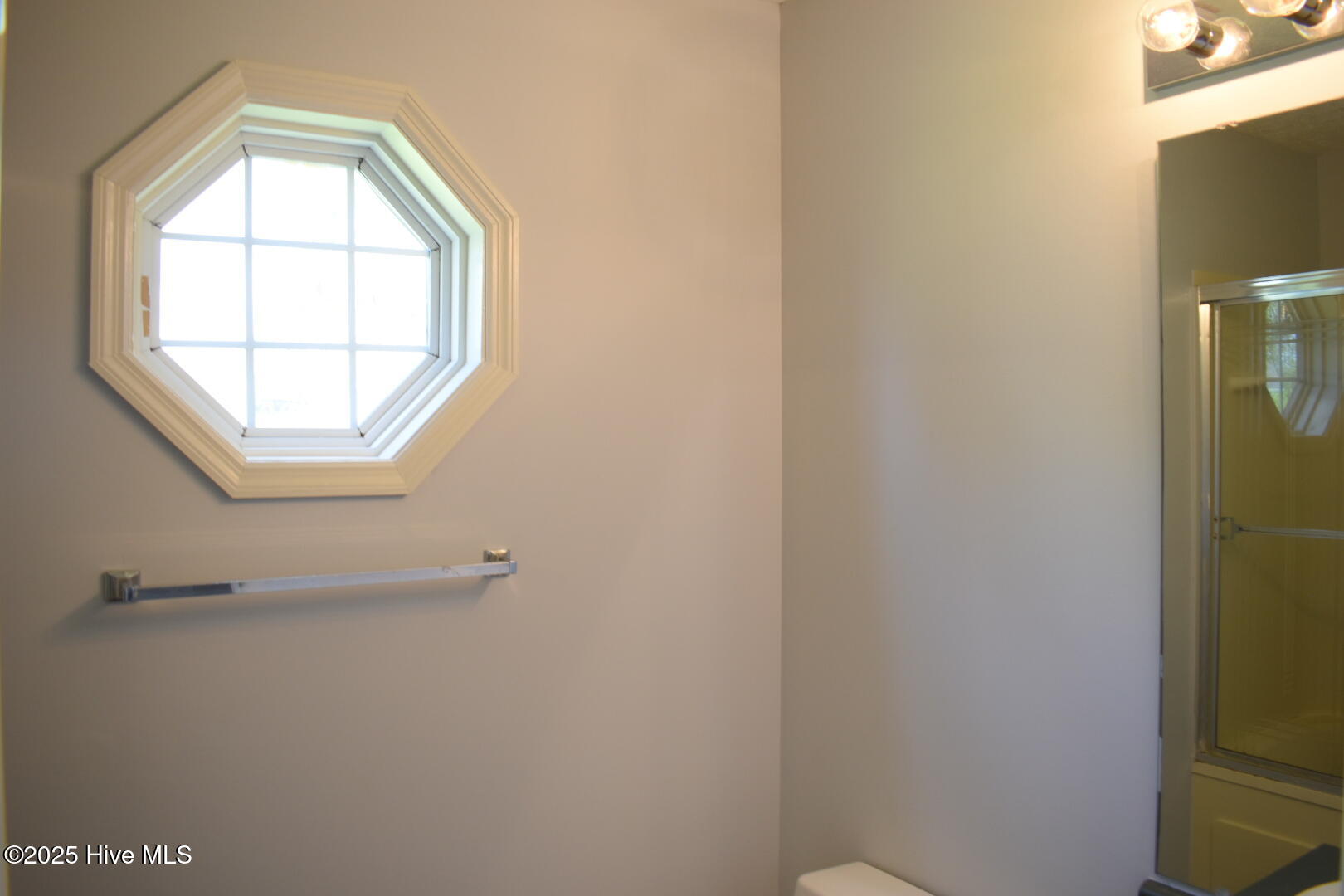 100538470 | Photo 19