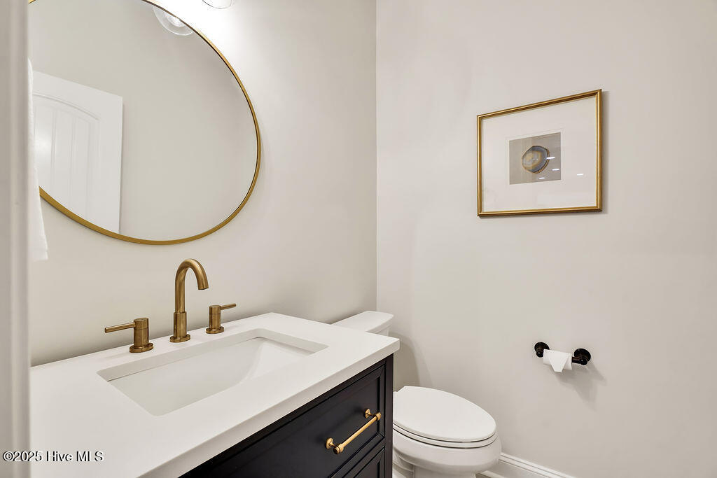 100536880 | Photo 24