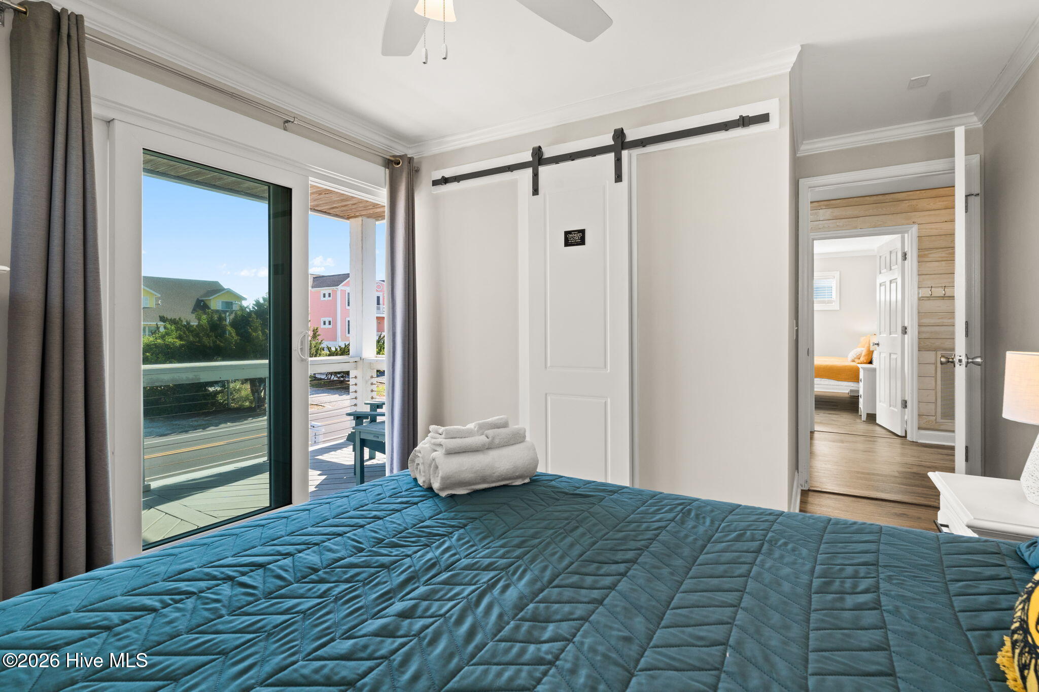 100568458 | Photo 41